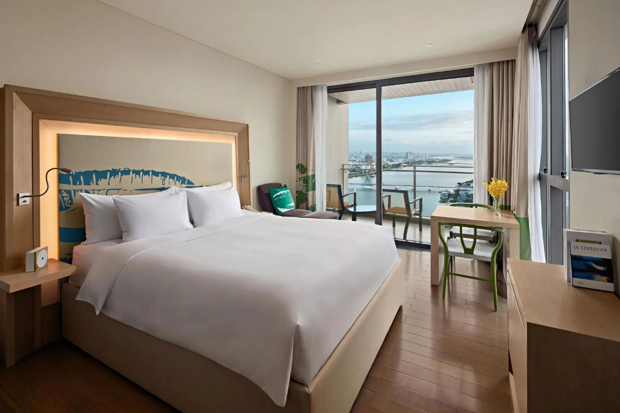 View (from property/room), Bed in Novotel Danang Premier Han River