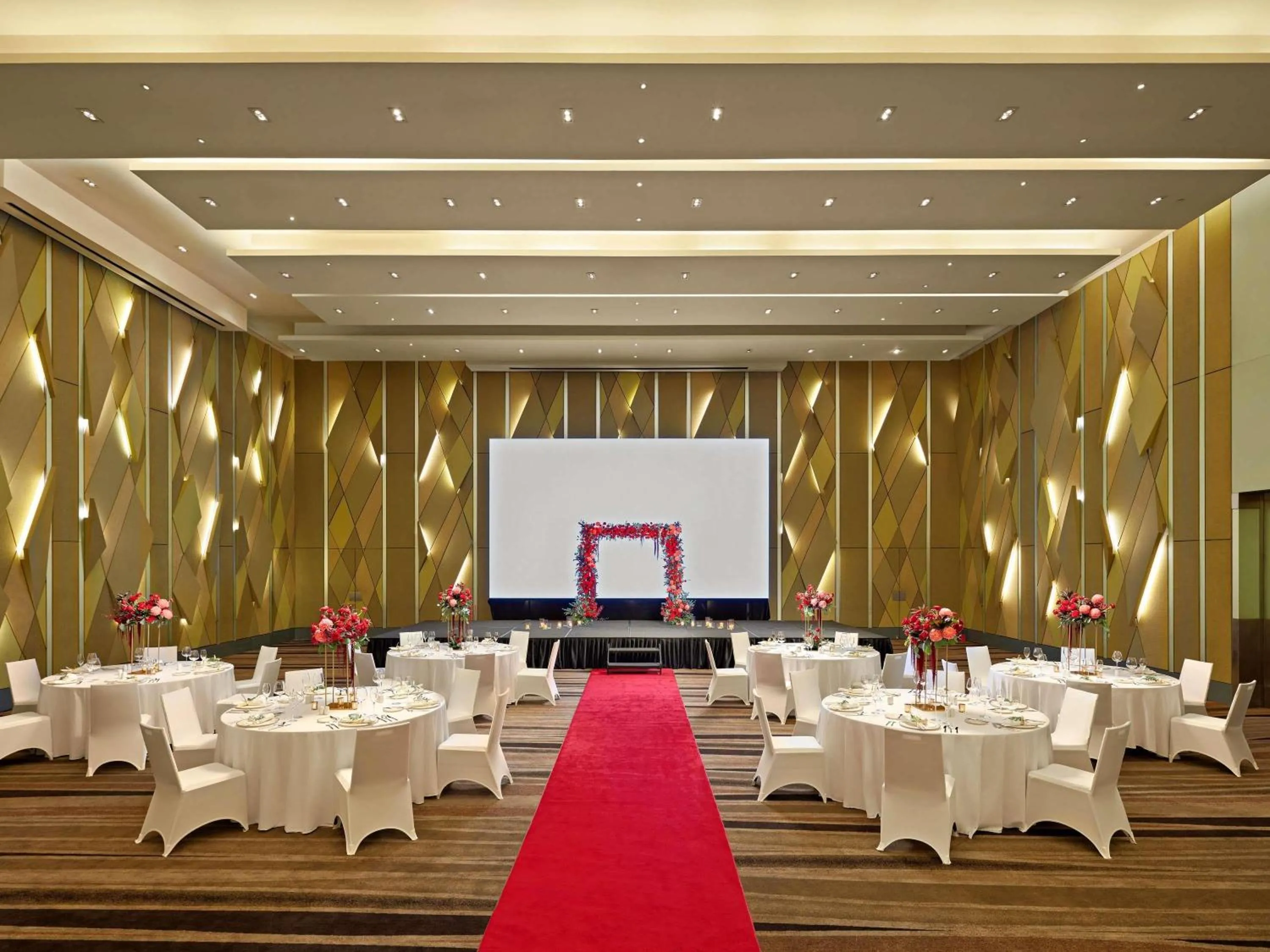 wedding in Novotel Danang Premier Han River