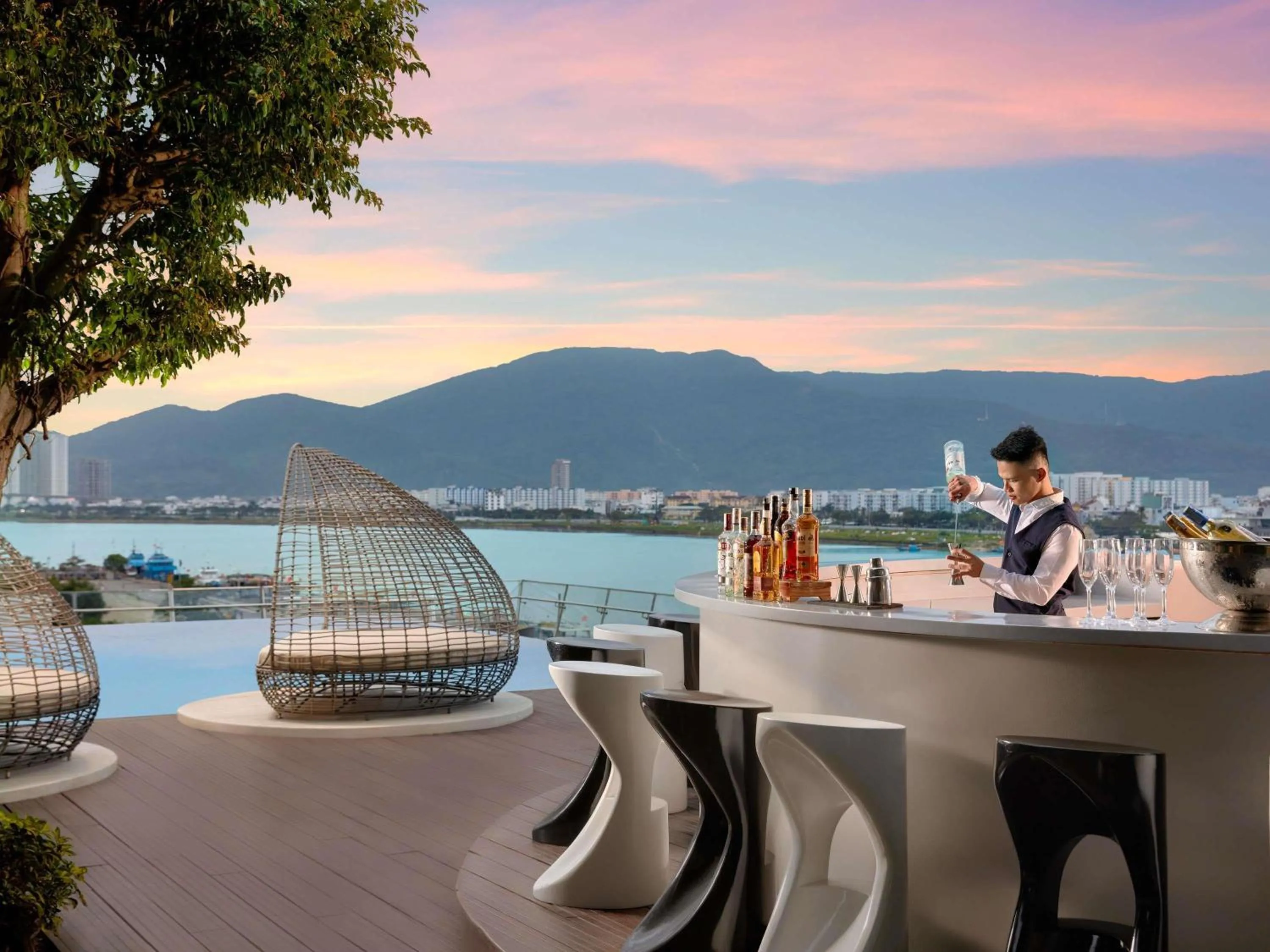 Lounge or bar in Novotel Danang Premier Han River