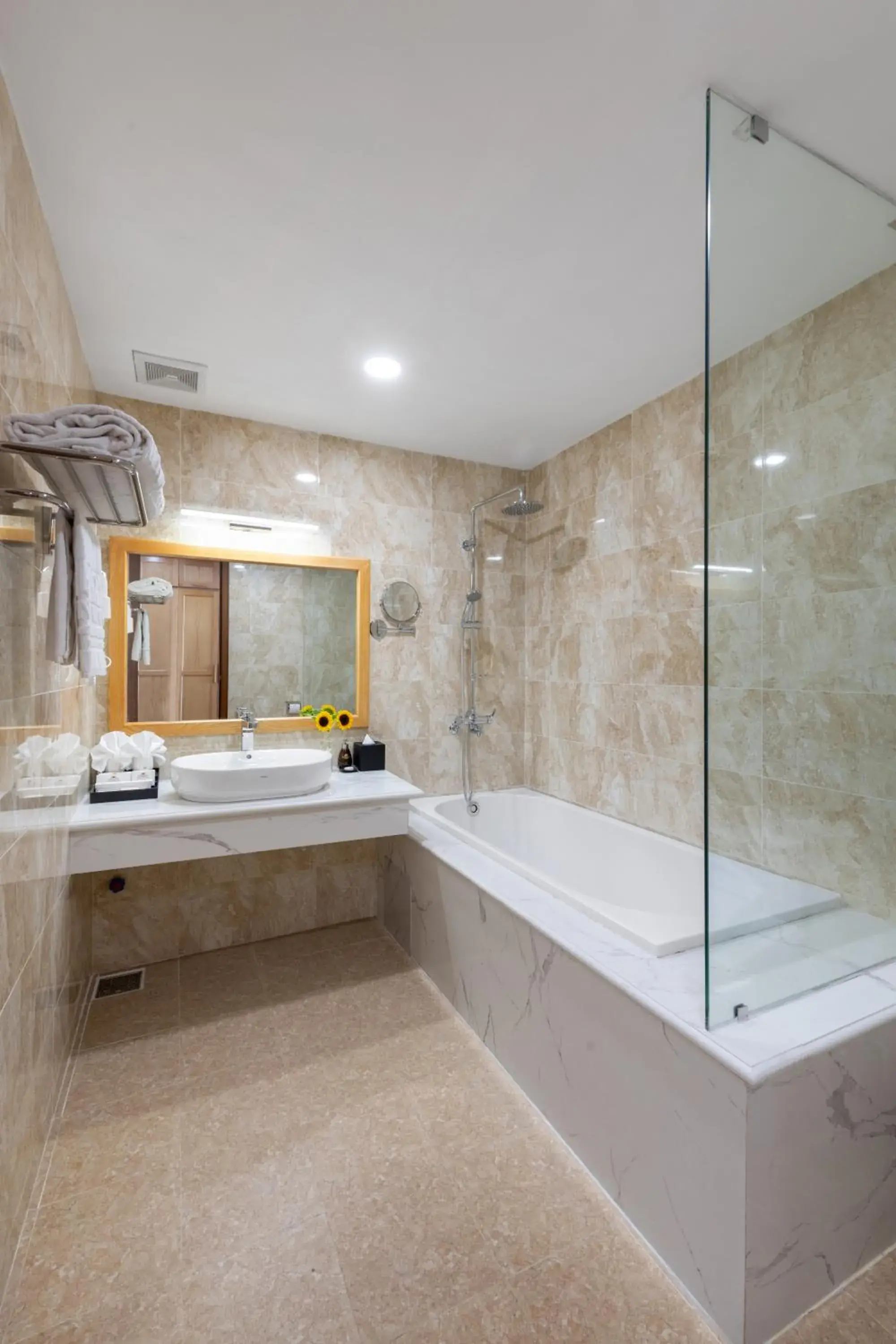 Superior Twin Room in Sunflower International Village Superior Twin Room in Sunflower International Village