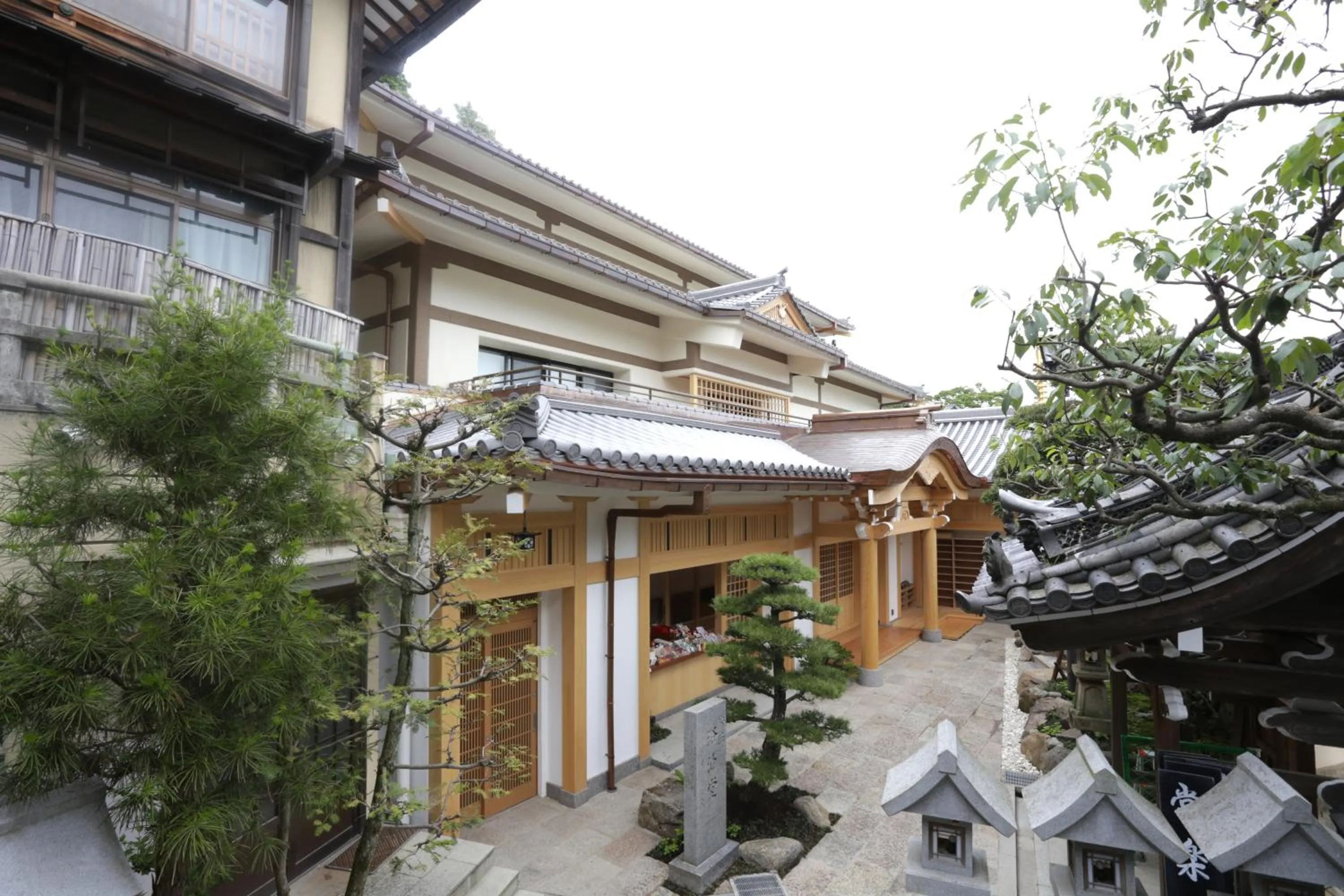 Facade/entrance in Gyokuzoin