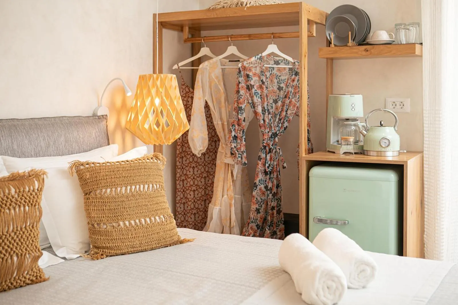 Coffee/tea facilities, Bed in TERRA FOS NAXOS STUDIOS