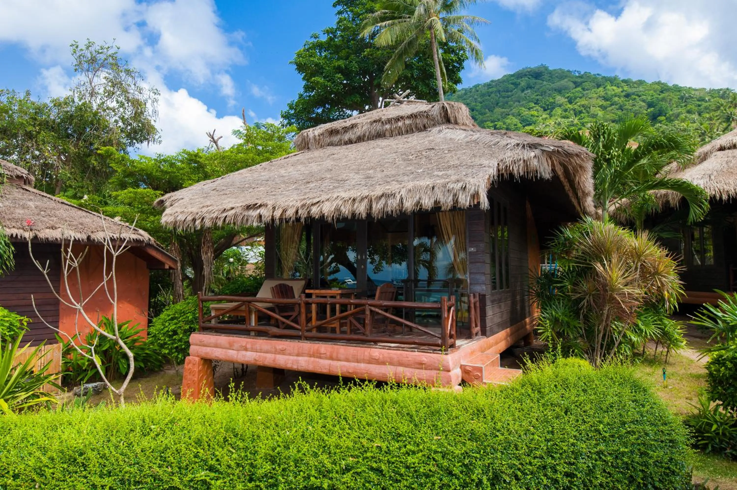 Property building in Palm Leaf Resort Koh Tao