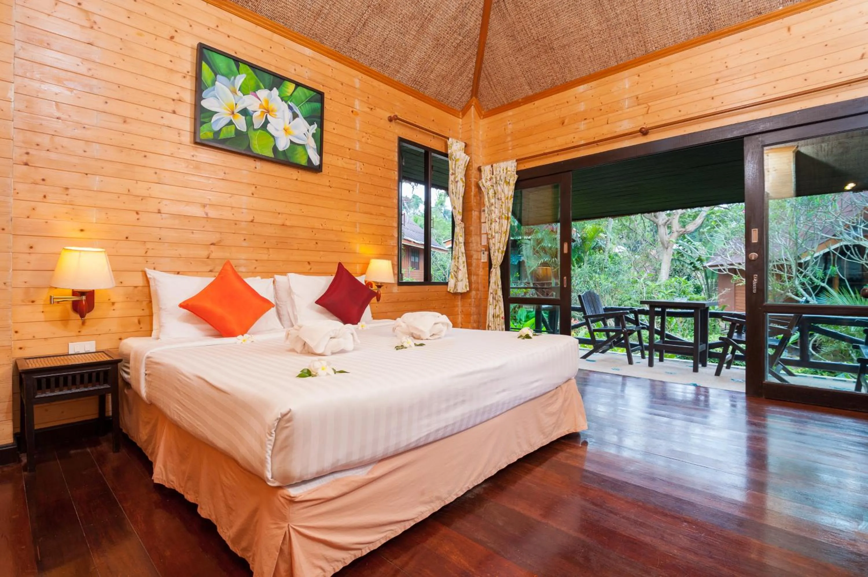 Bedroom, Bed in Palm Leaf Resort Koh Tao