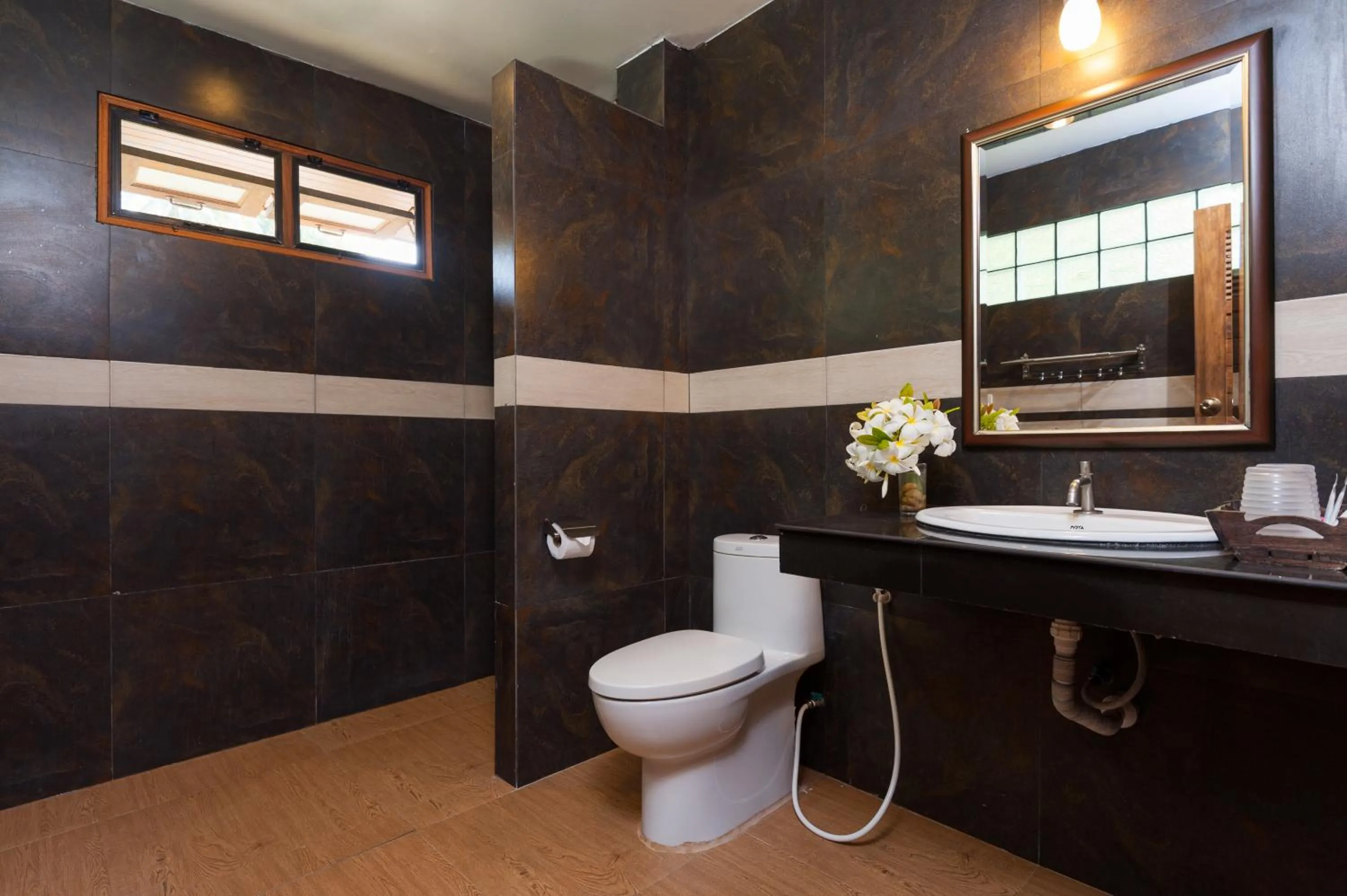 Bathroom in Palm Leaf Resort Koh Tao