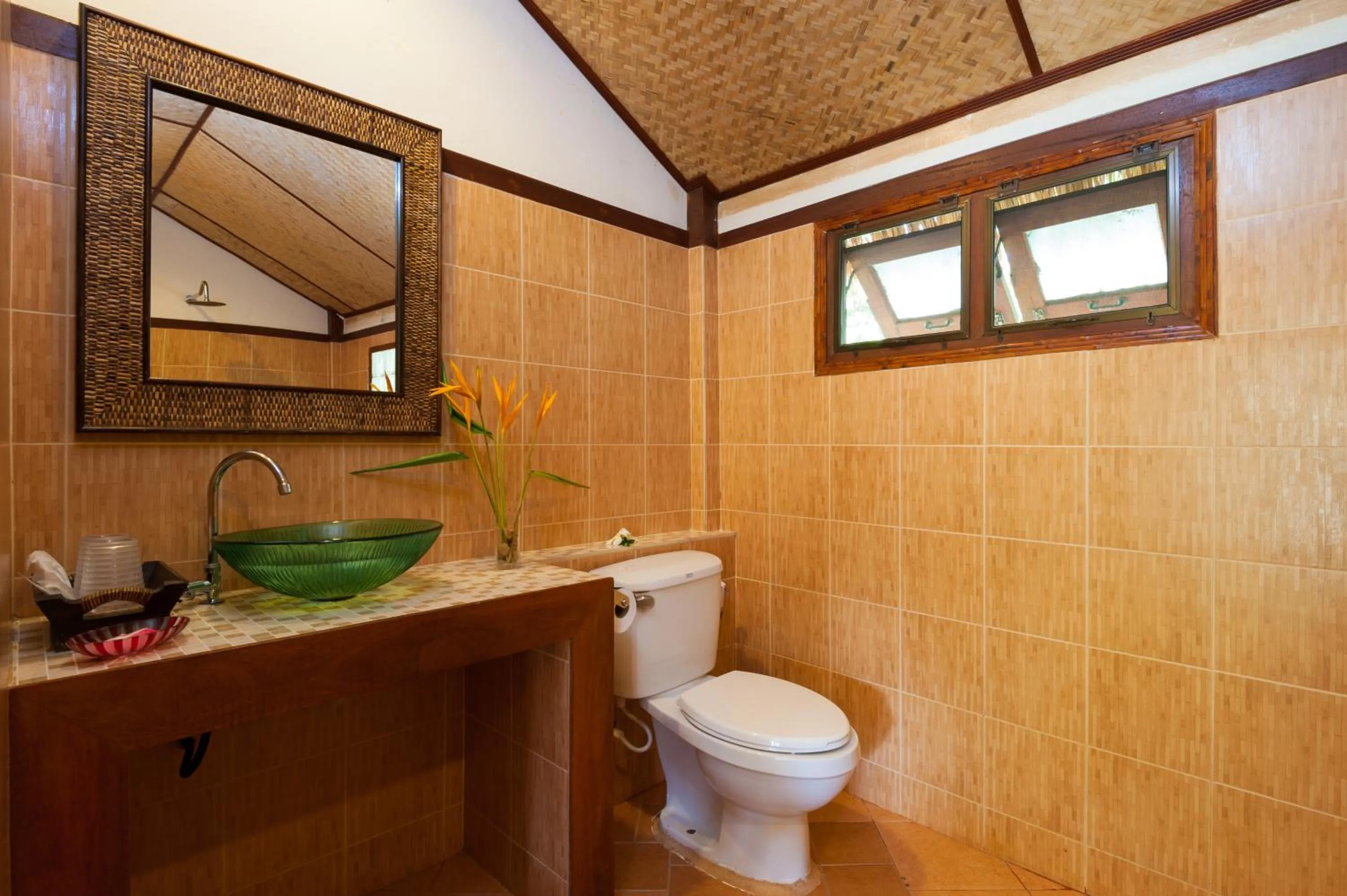 Bathroom in Palm Leaf Resort Koh Tao