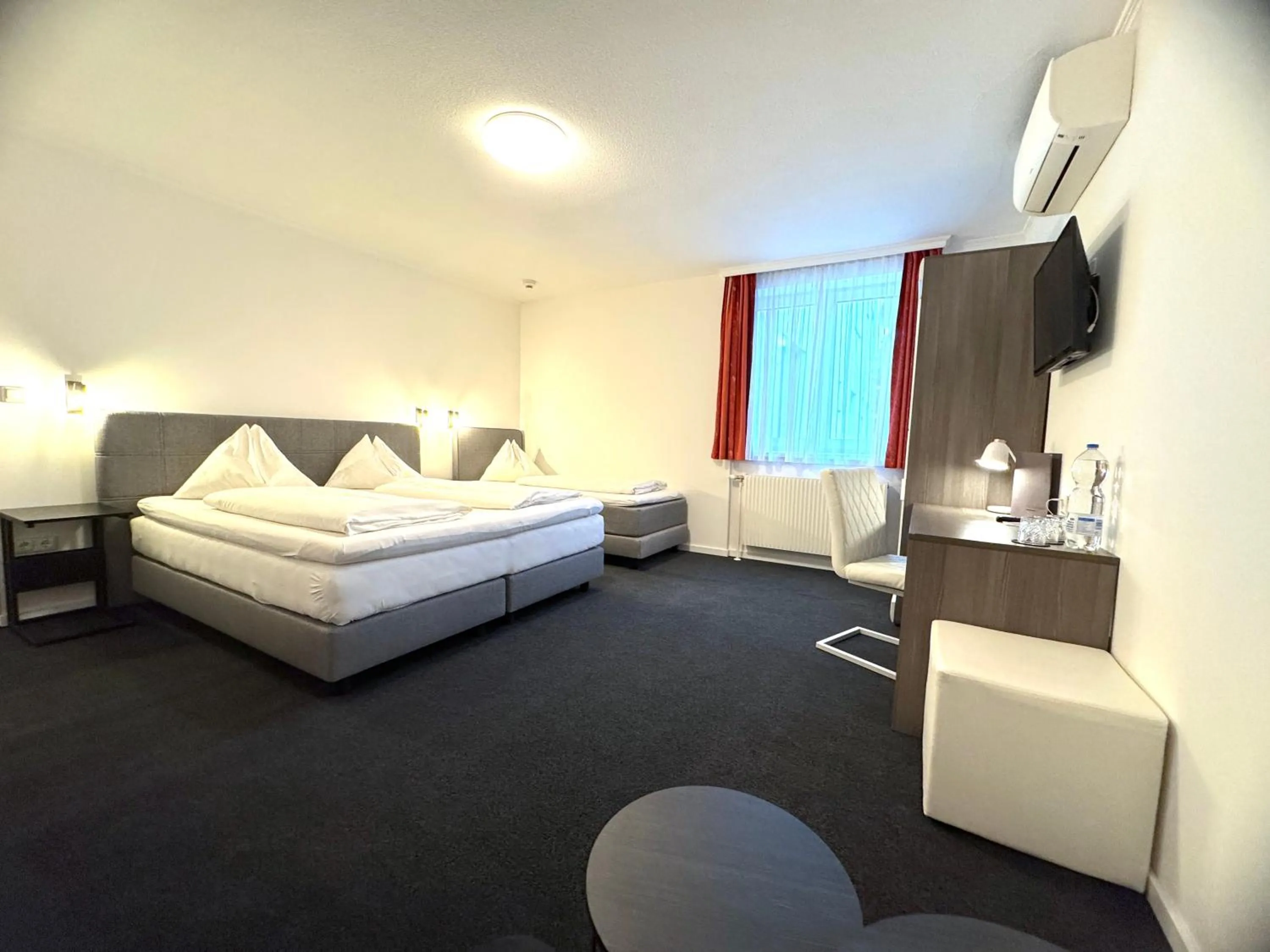 Photo of the whole room, Bed in Hotel Altmann