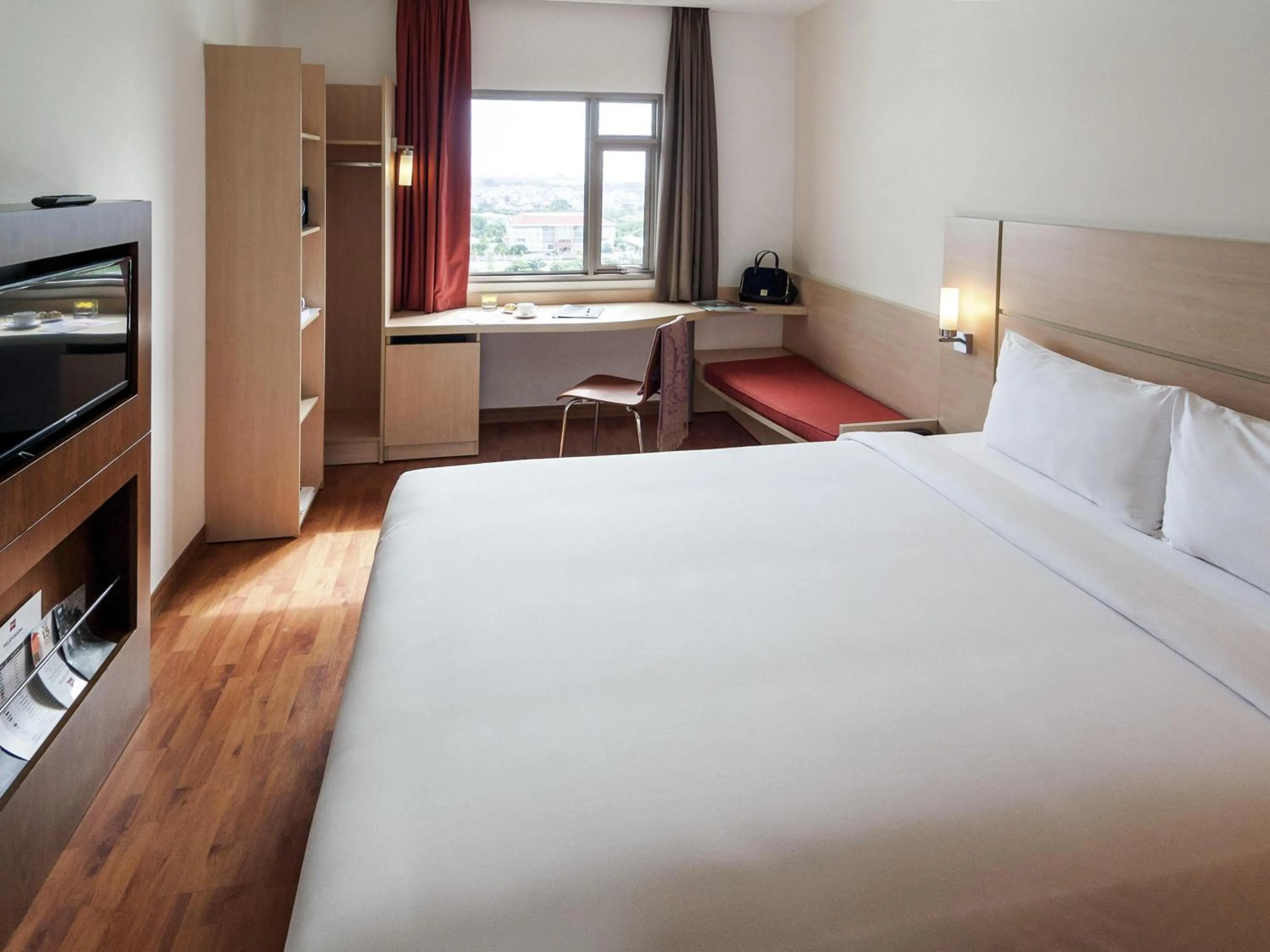 Bedroom, Bed in Ibis Saigon South