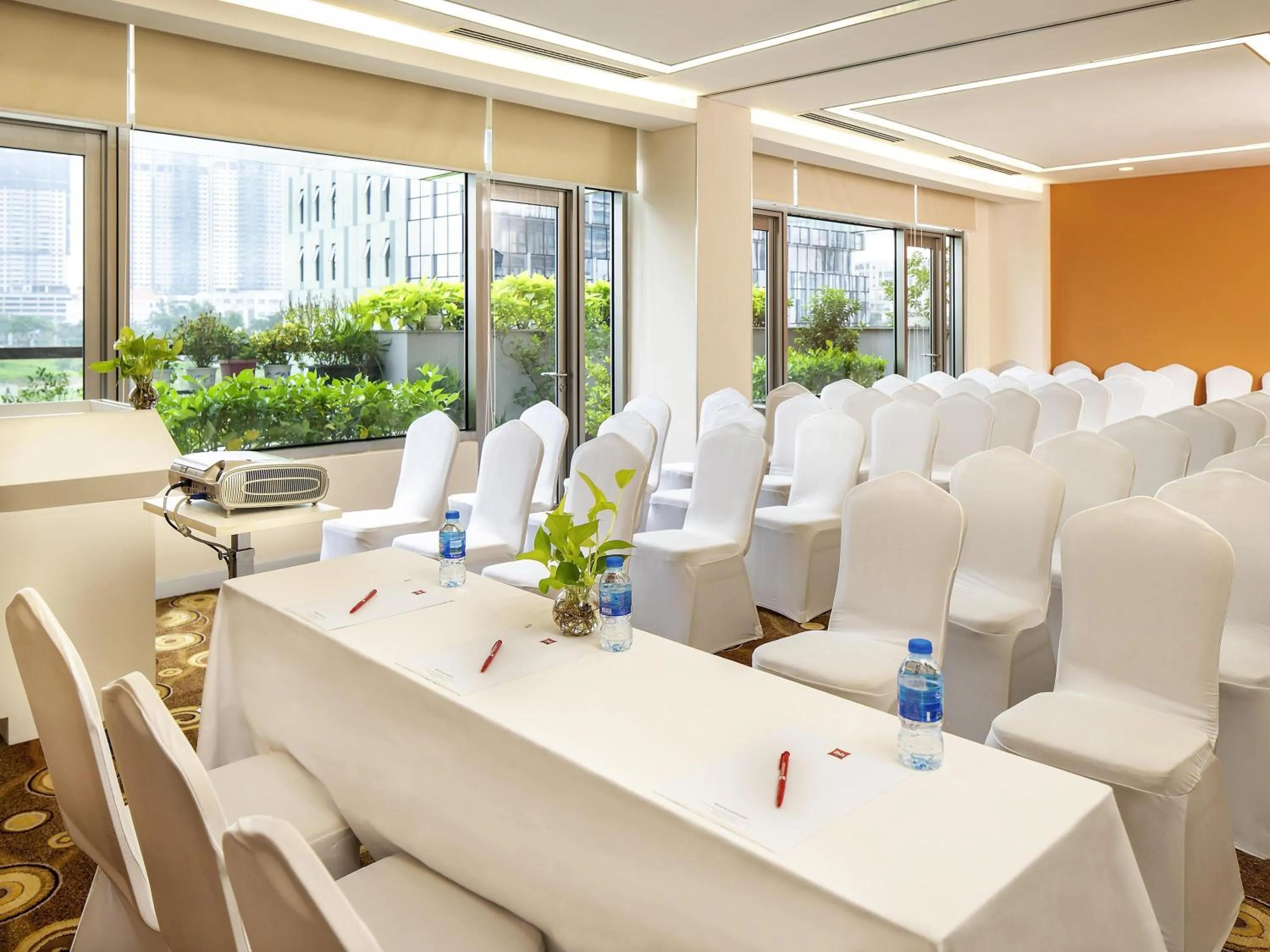 Meeting/conference room in Ibis Saigon South