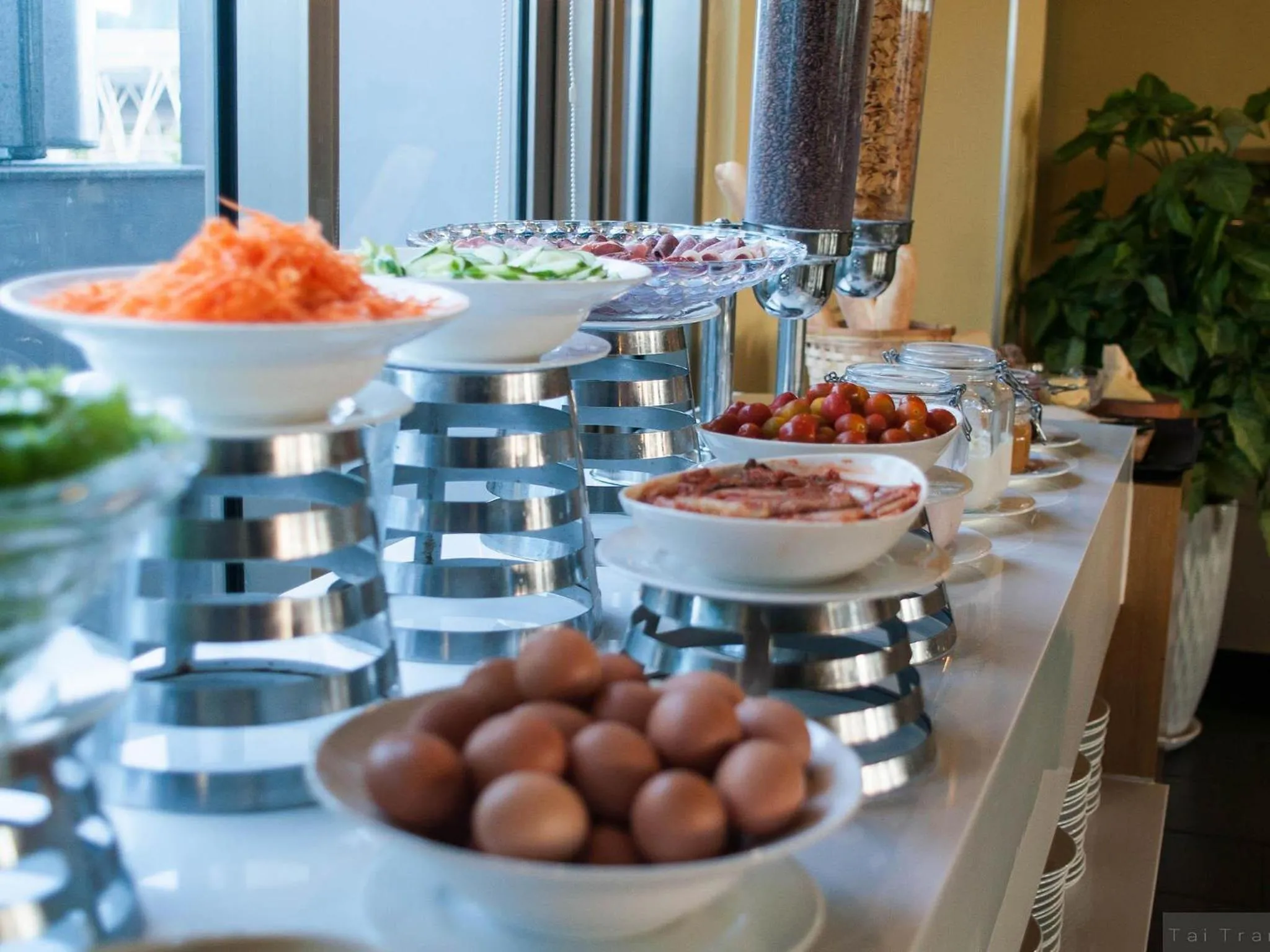 Restaurant/places to eat in Ibis Saigon South