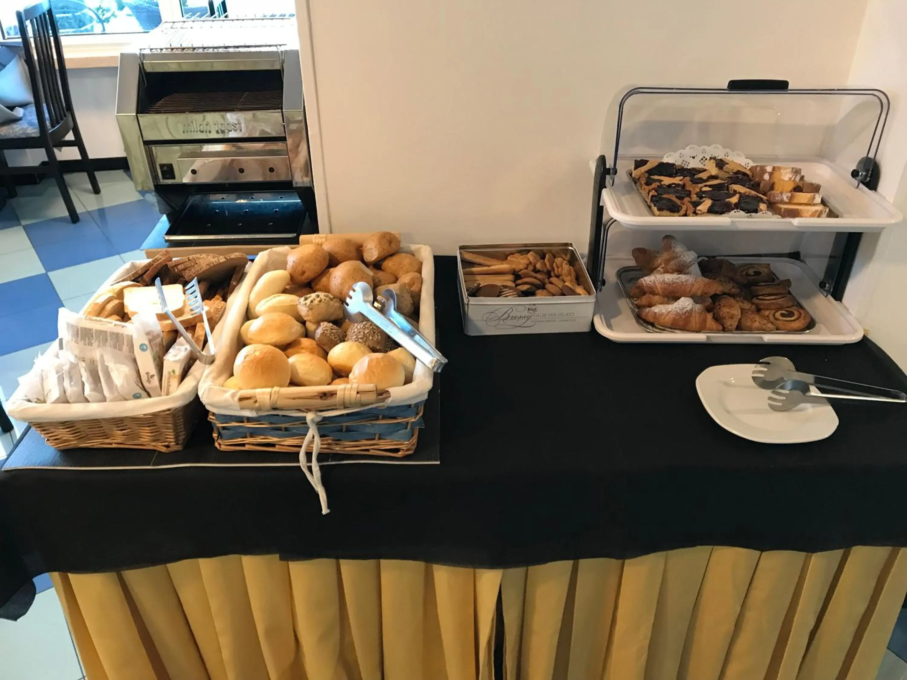 Breakfast in Hotel Antonella