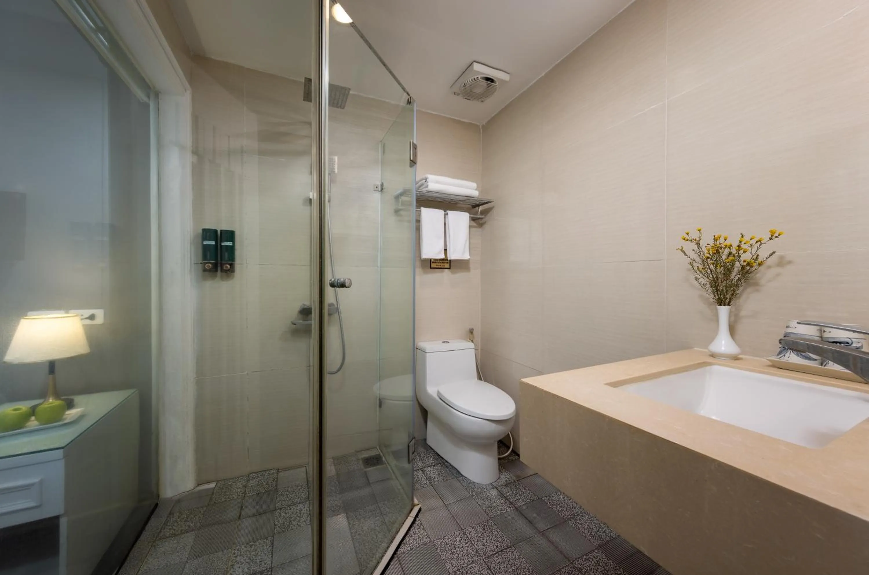 Shower in Mai Charming Hotel and Spa