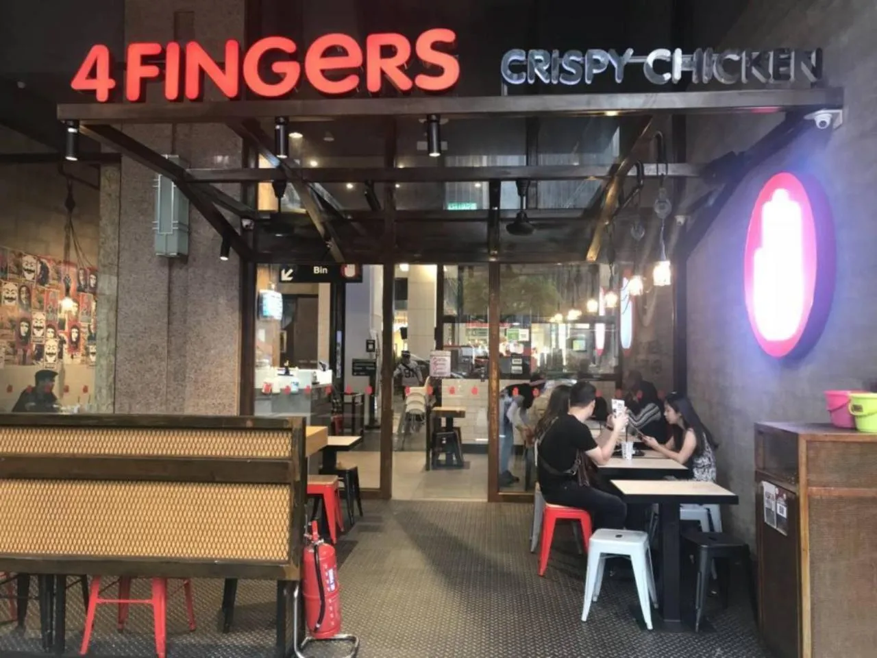 Restaurant/places to eat in Times Service Suites @ Times Square