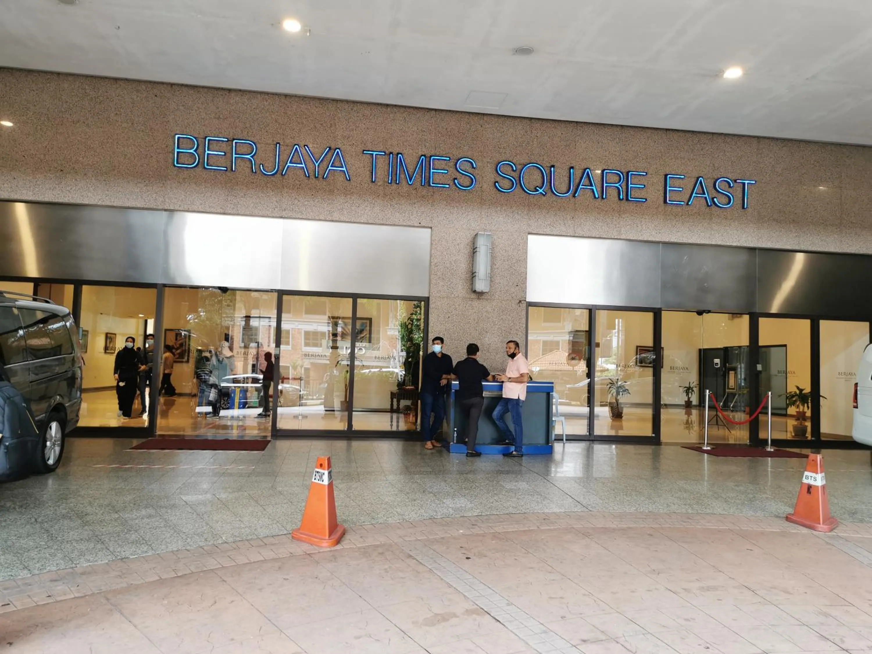 Facade/entrance in Times Service Suites @ Times Square
