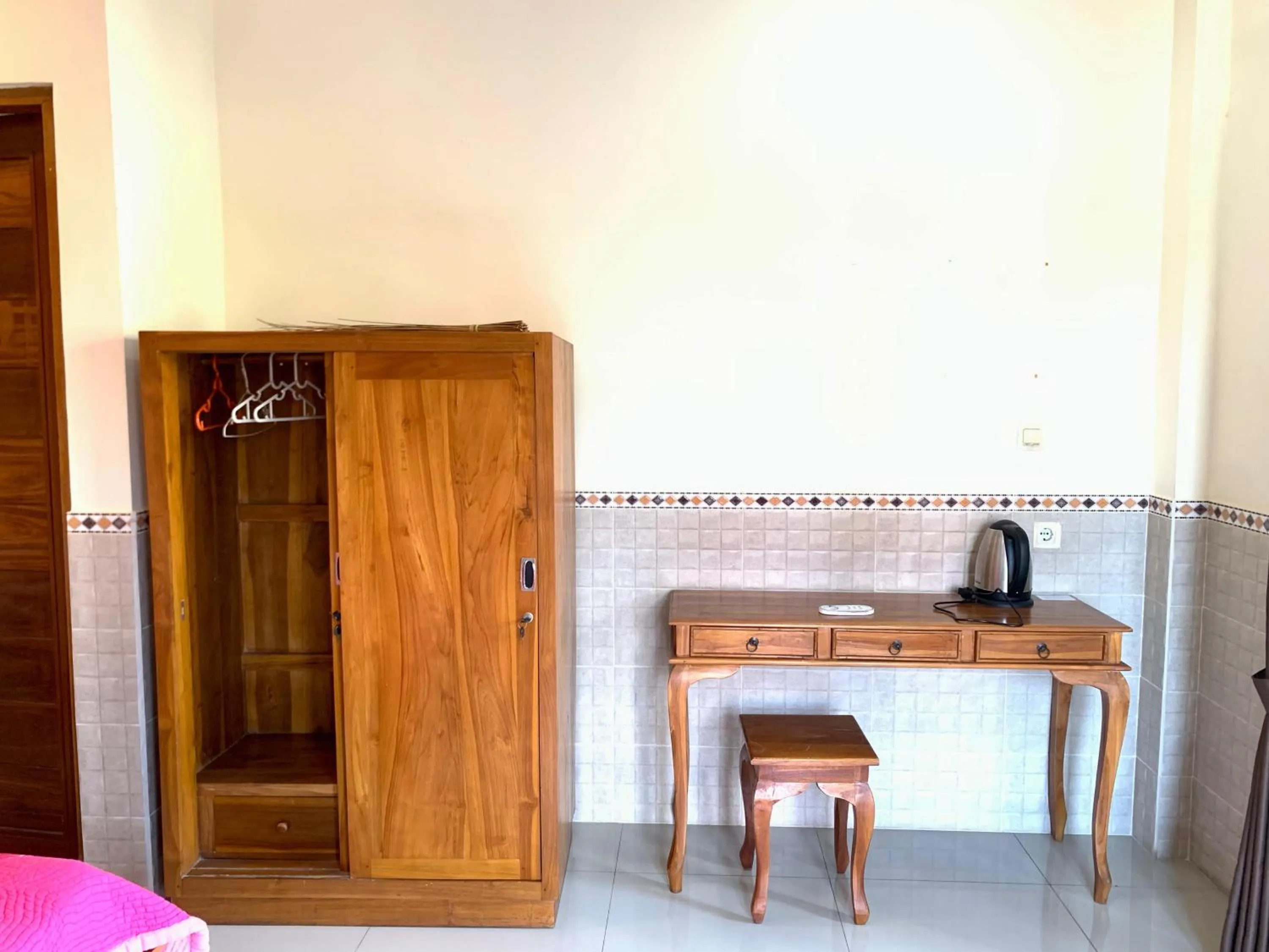 Property building in Bagus Homestay