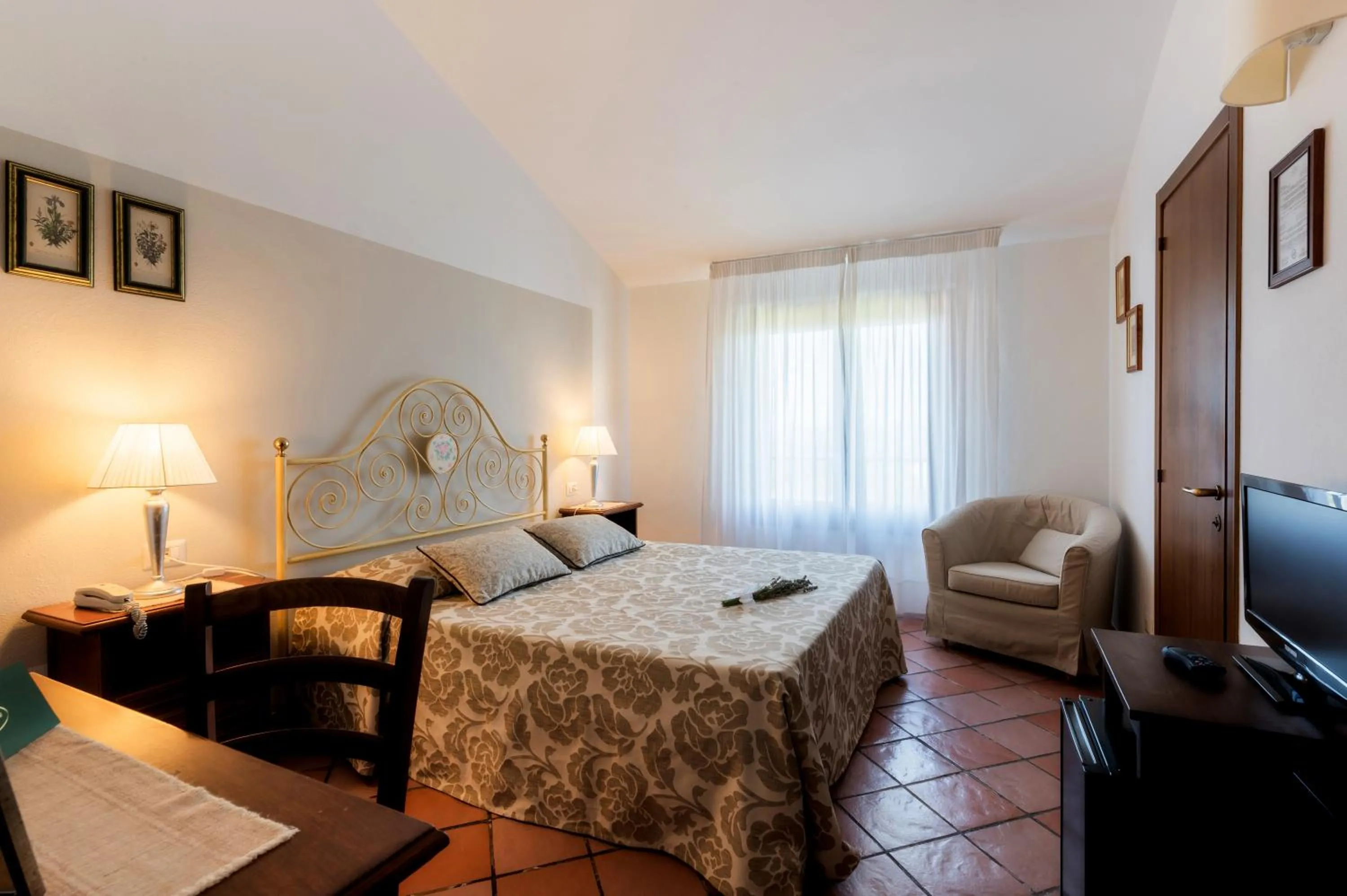 Photo of the whole room, Bed in Hotel San Michele