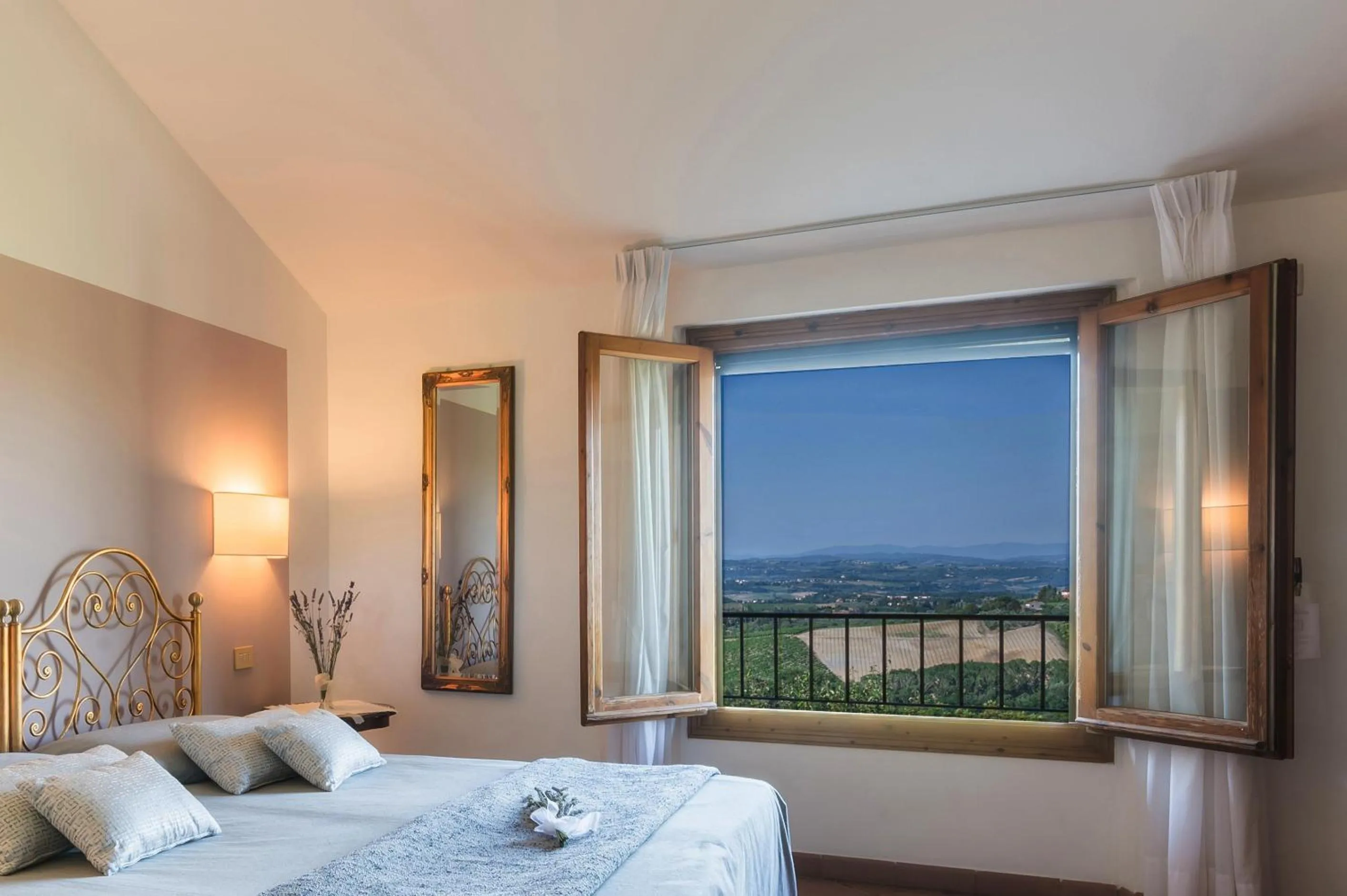 View (from property/room), Bed in Hotel San Michele