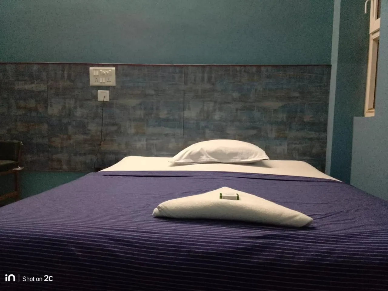 Bed in SM MANSION near Harbour & High court