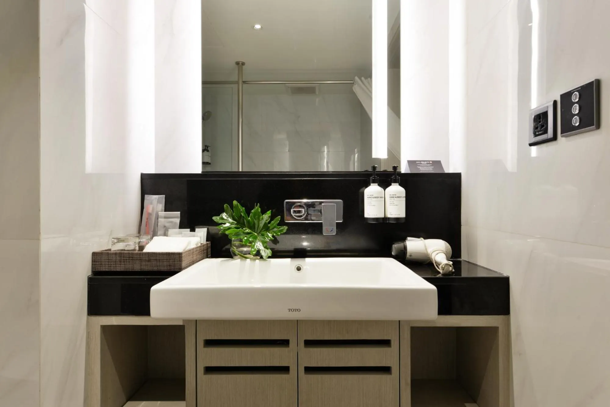 Property building in Hotel JAL City Bangkok