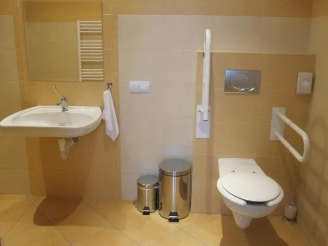 Bathroom in F - Team Hotel