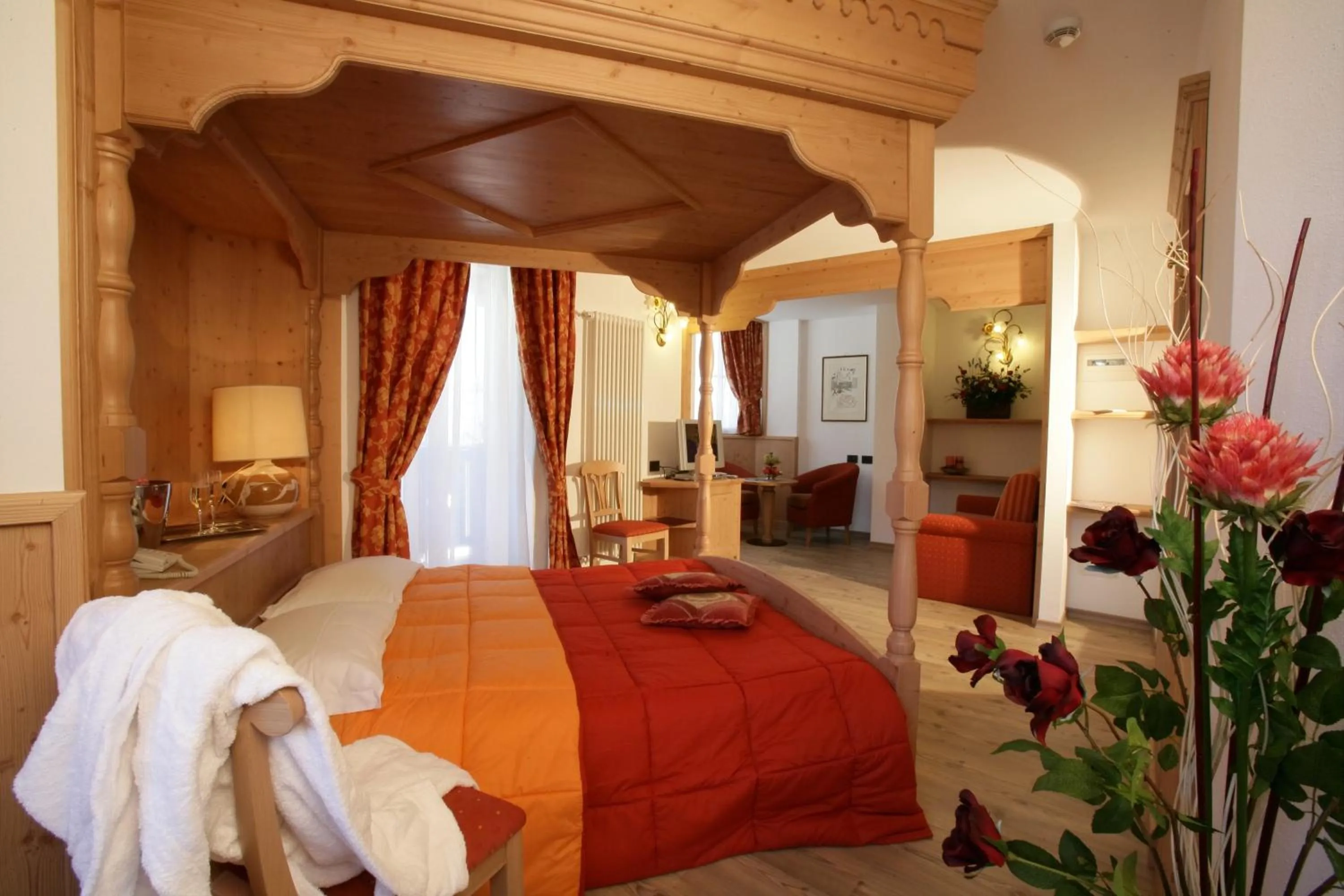 Day, Bed in Hotel Garni La Roccia