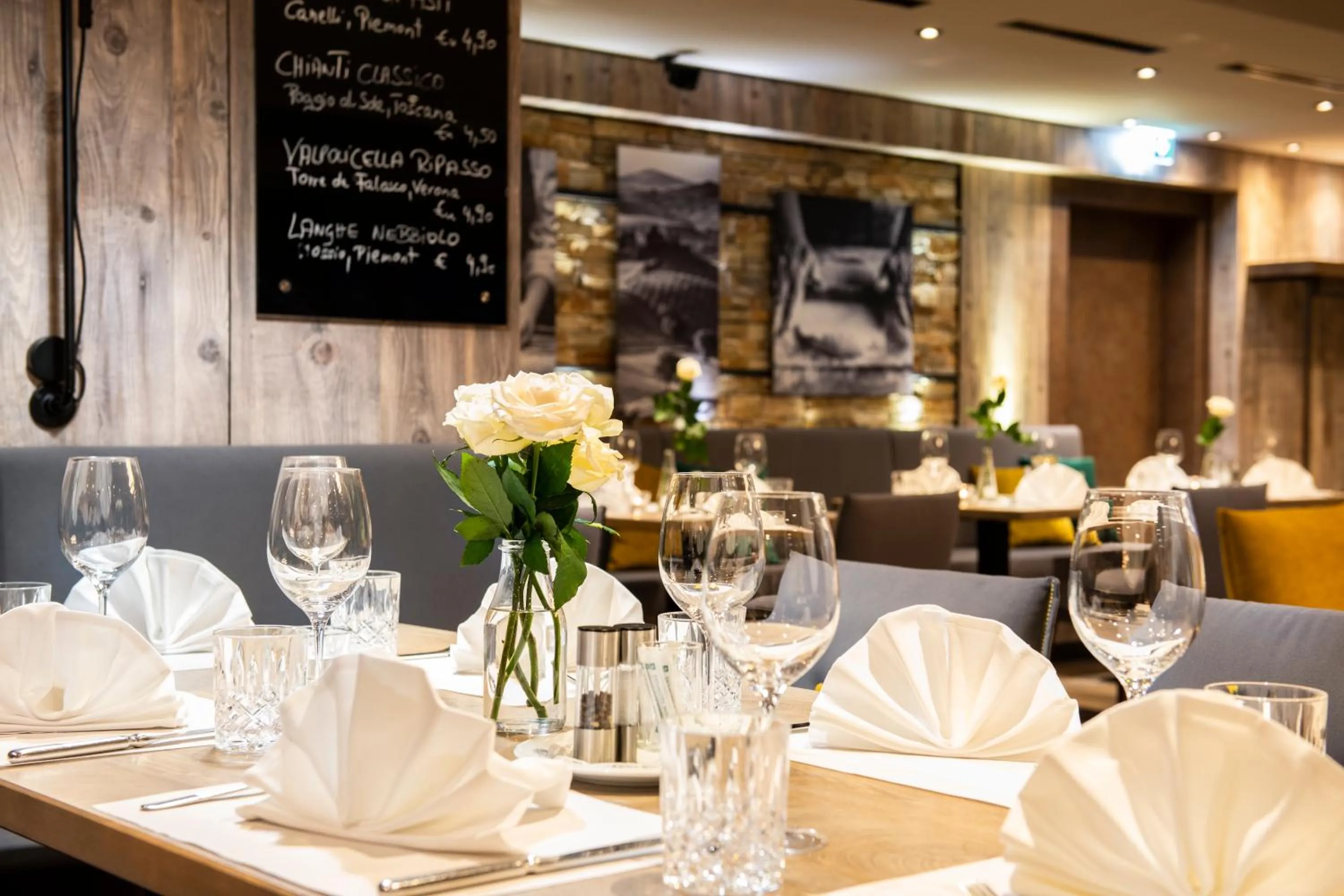 Restaurant/places to eat in Der Reschenhof