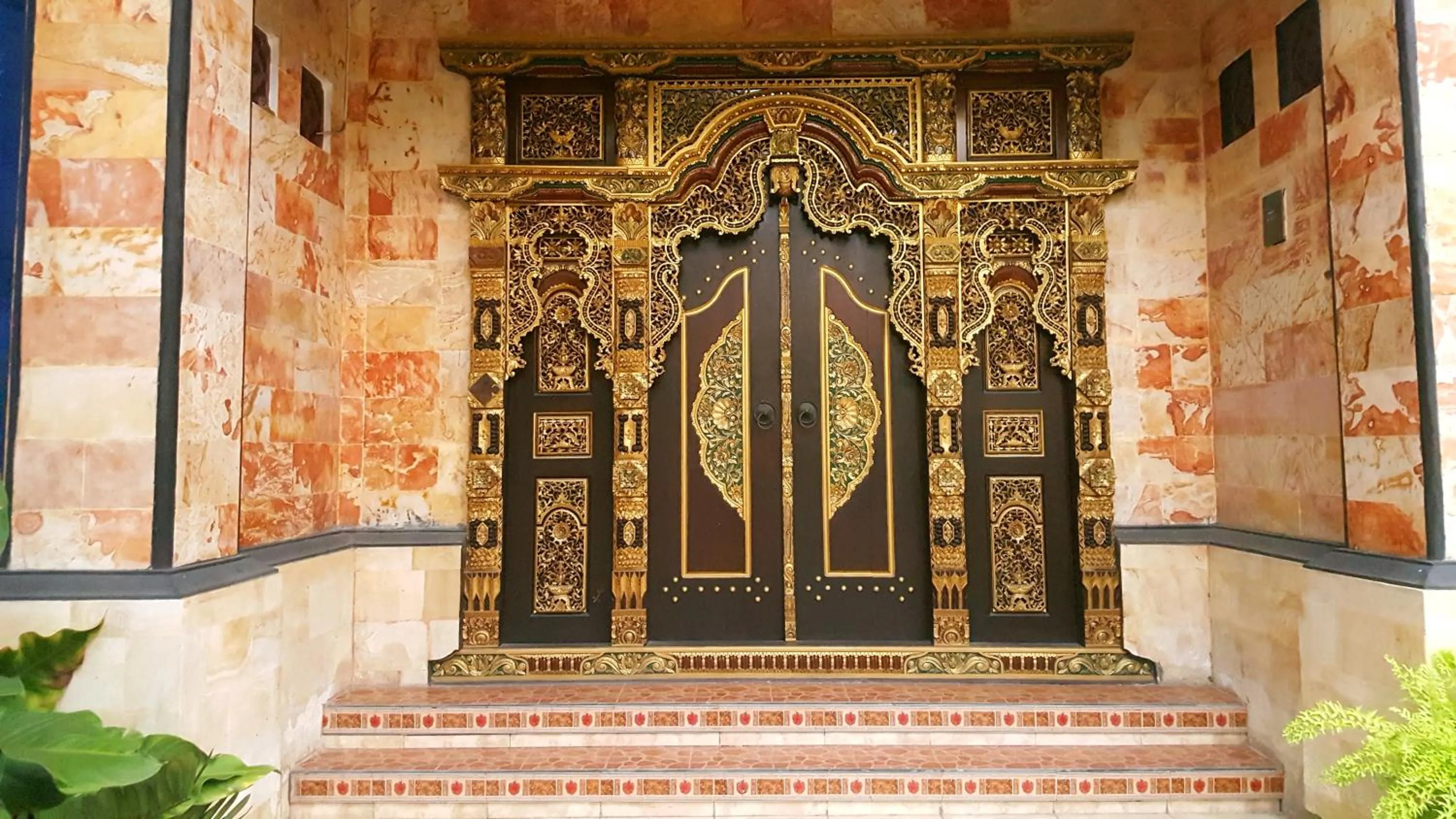 HOTEL SEGARA MANDALA