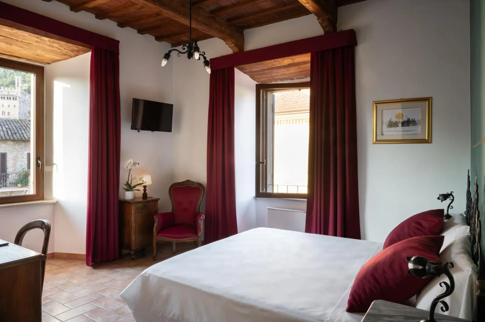 View (from property/room), Bed in Hotel San Marco