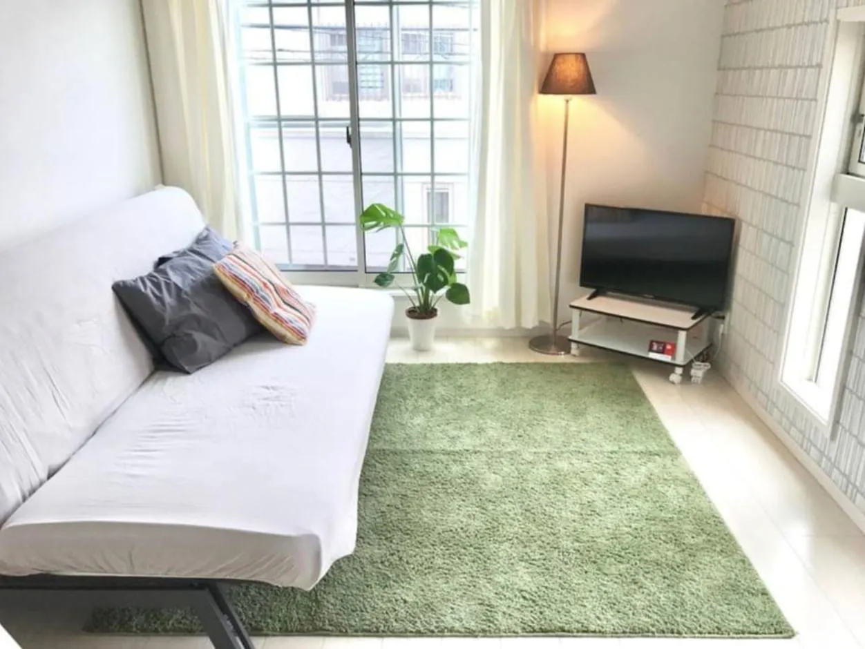 Soshigaya Apartment by Tranova