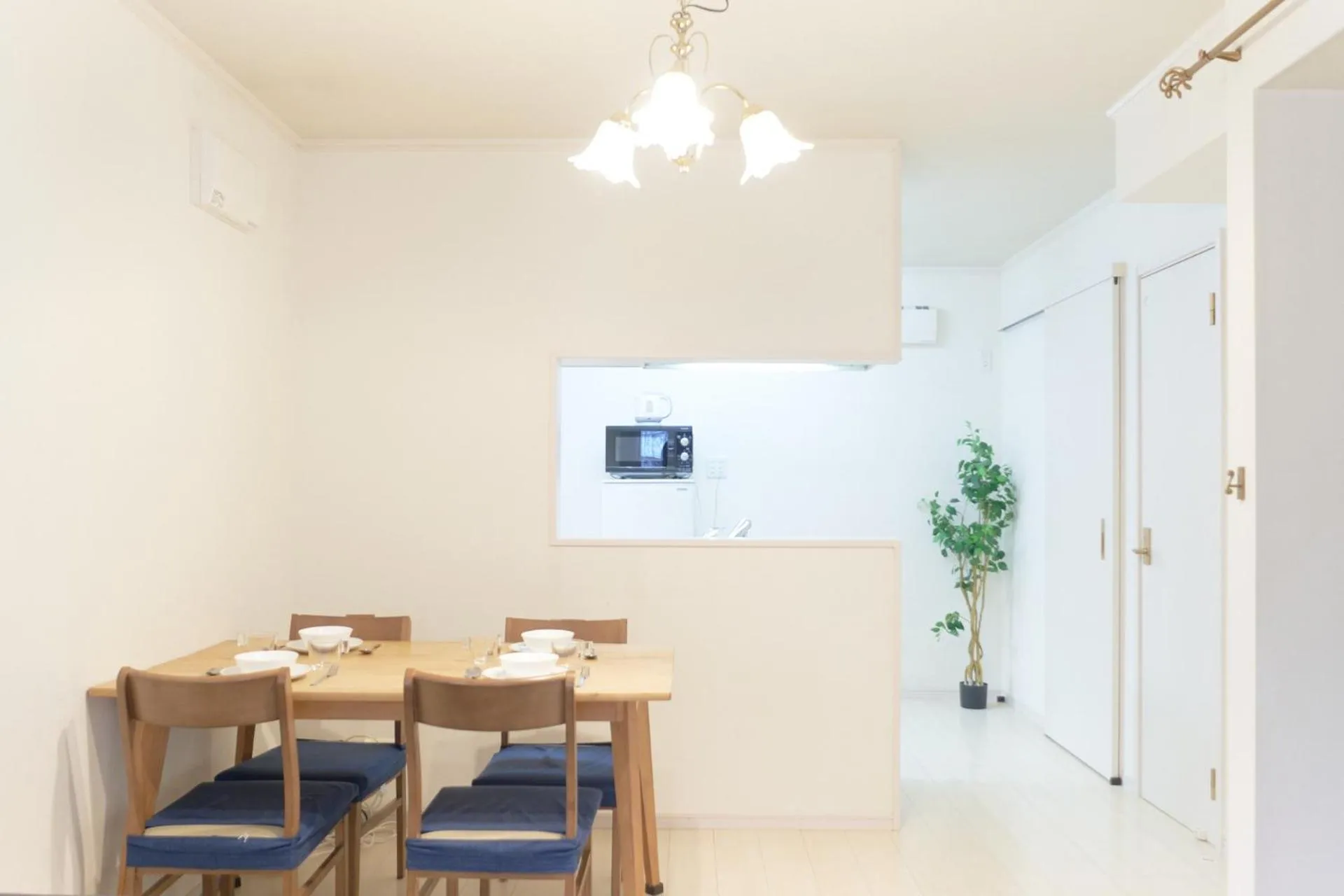 Soshigaya Apartment by Tranova