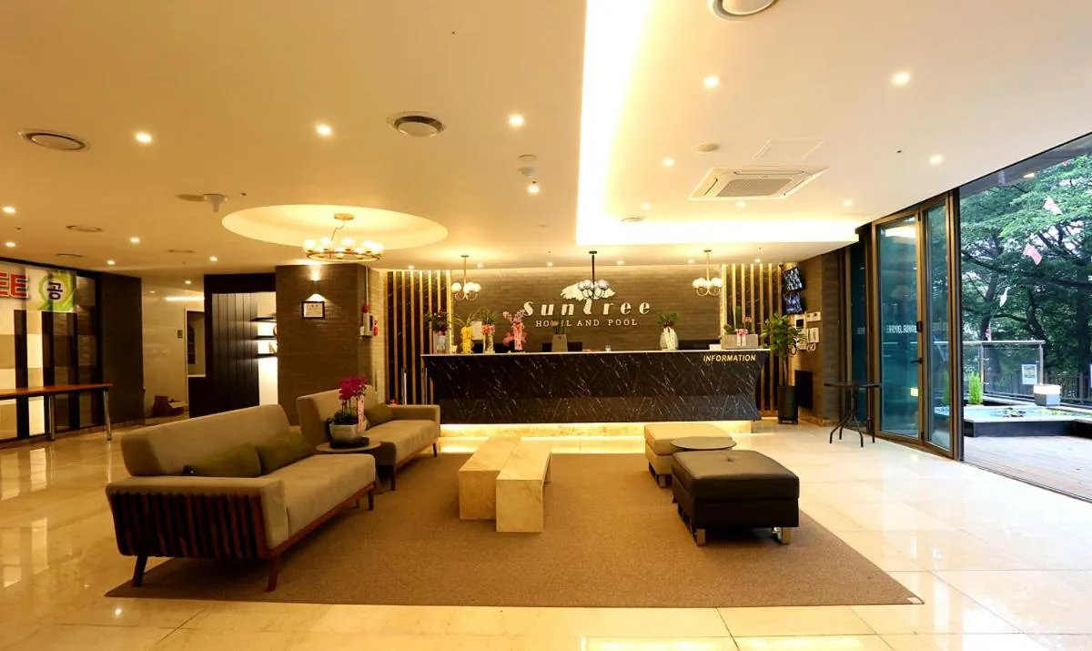 Seating area in Suntree Hotel