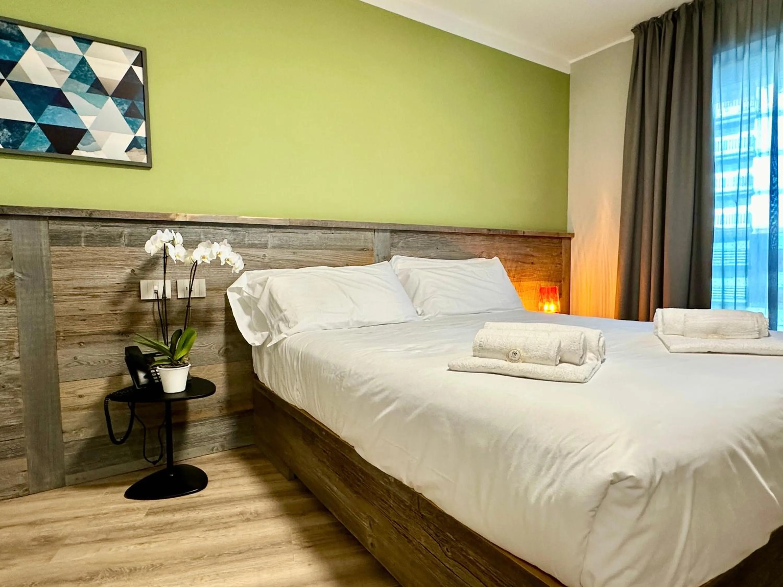 Bedroom, Bed in Du Parc Hotel