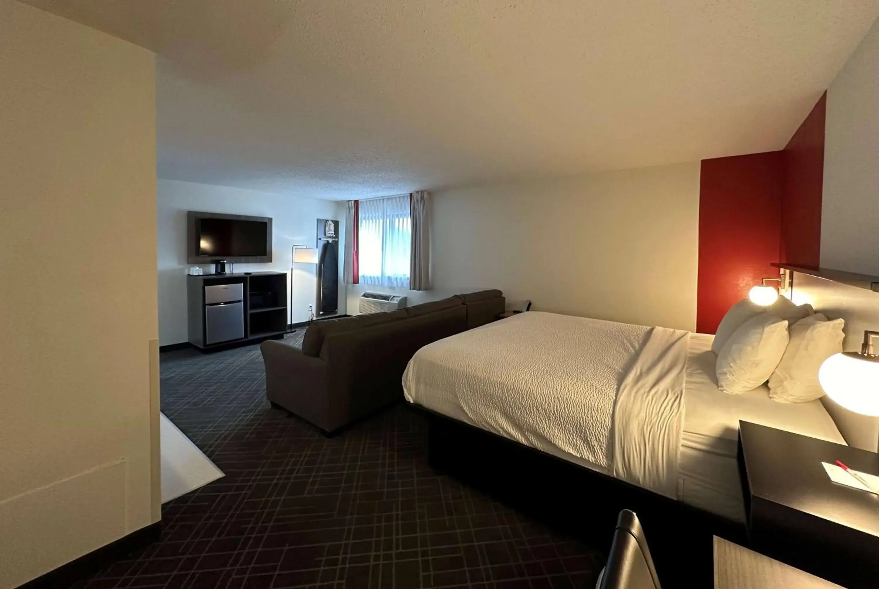 King Studio Suite - Non-Smoking in Ramada by Wyndham Waupaca King Studio Suite - Non-Smoking in Ramada by Wyndham Waupaca