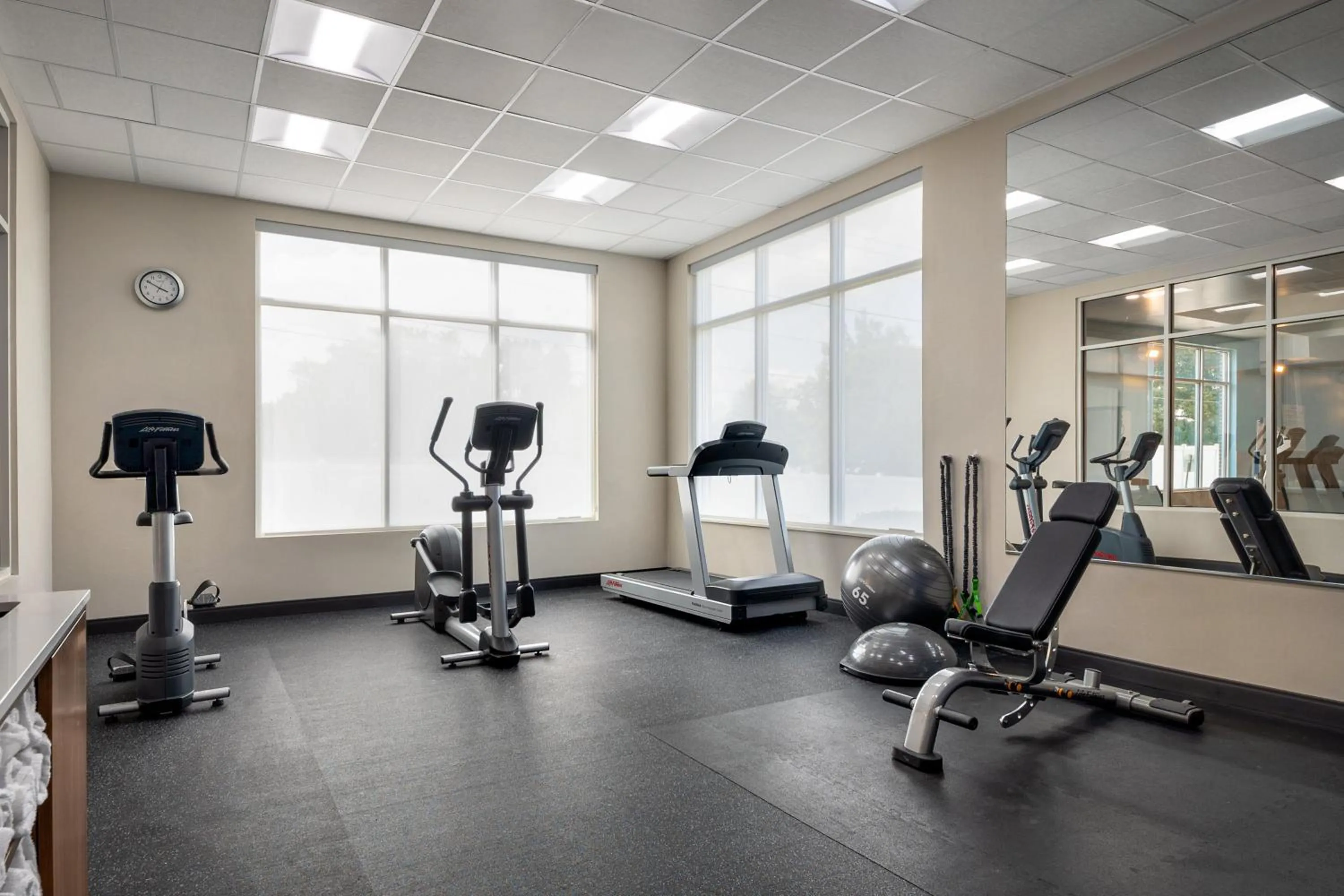 Fitness centre/facilities in Holiday Inn Express Richmond by IHG