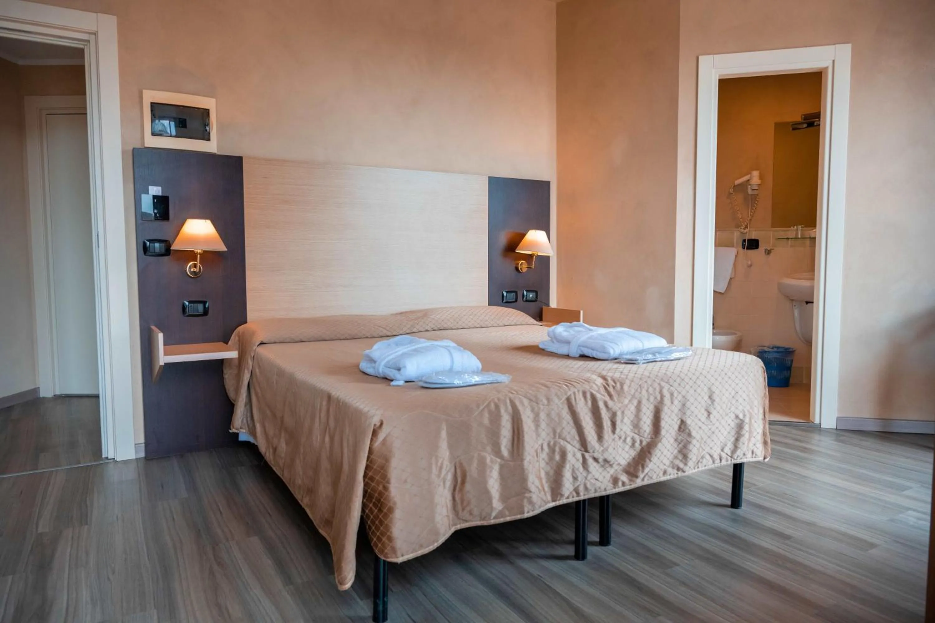 Bed in Hotel Terme Pellegrini