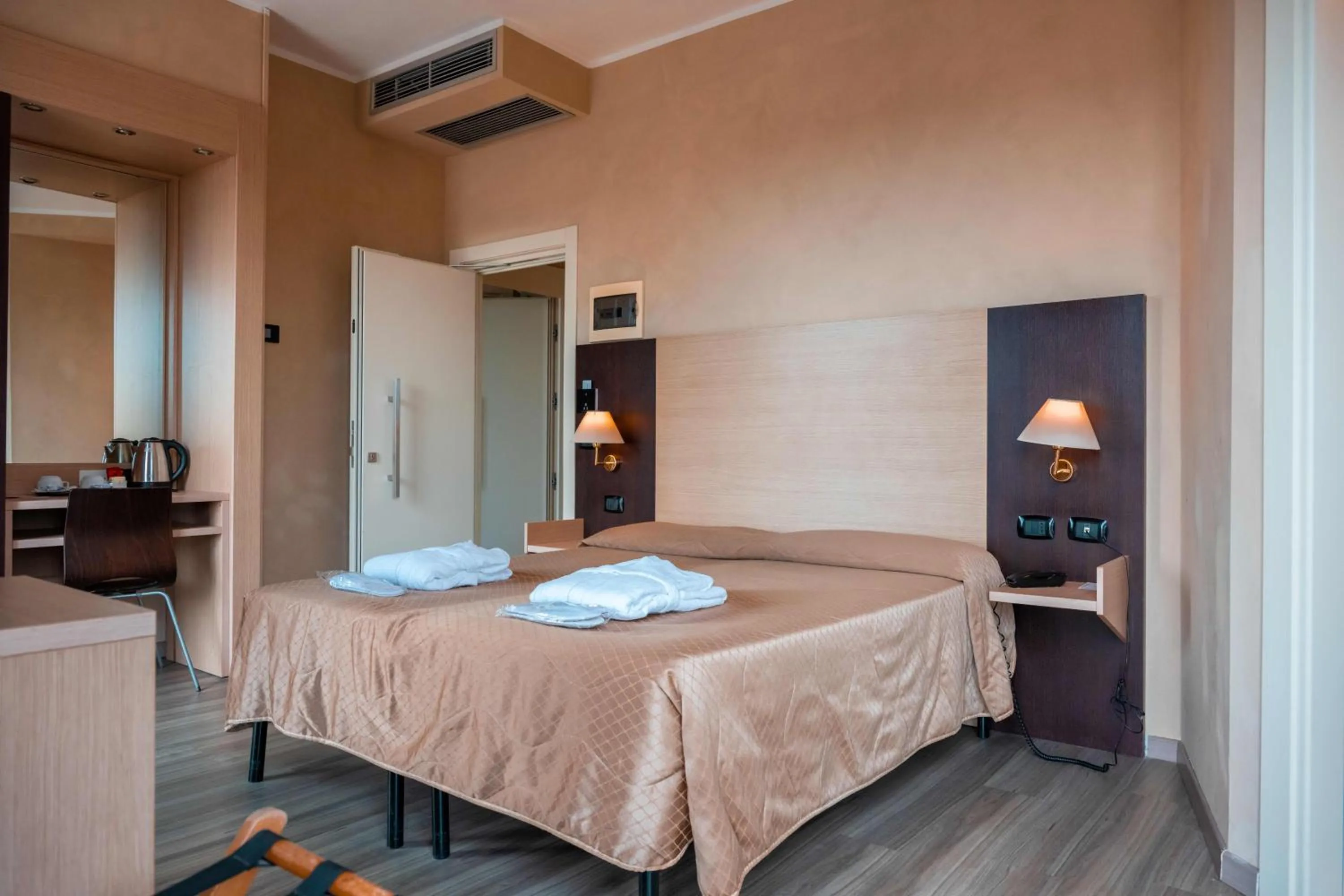 Bed in Hotel Terme Pellegrini