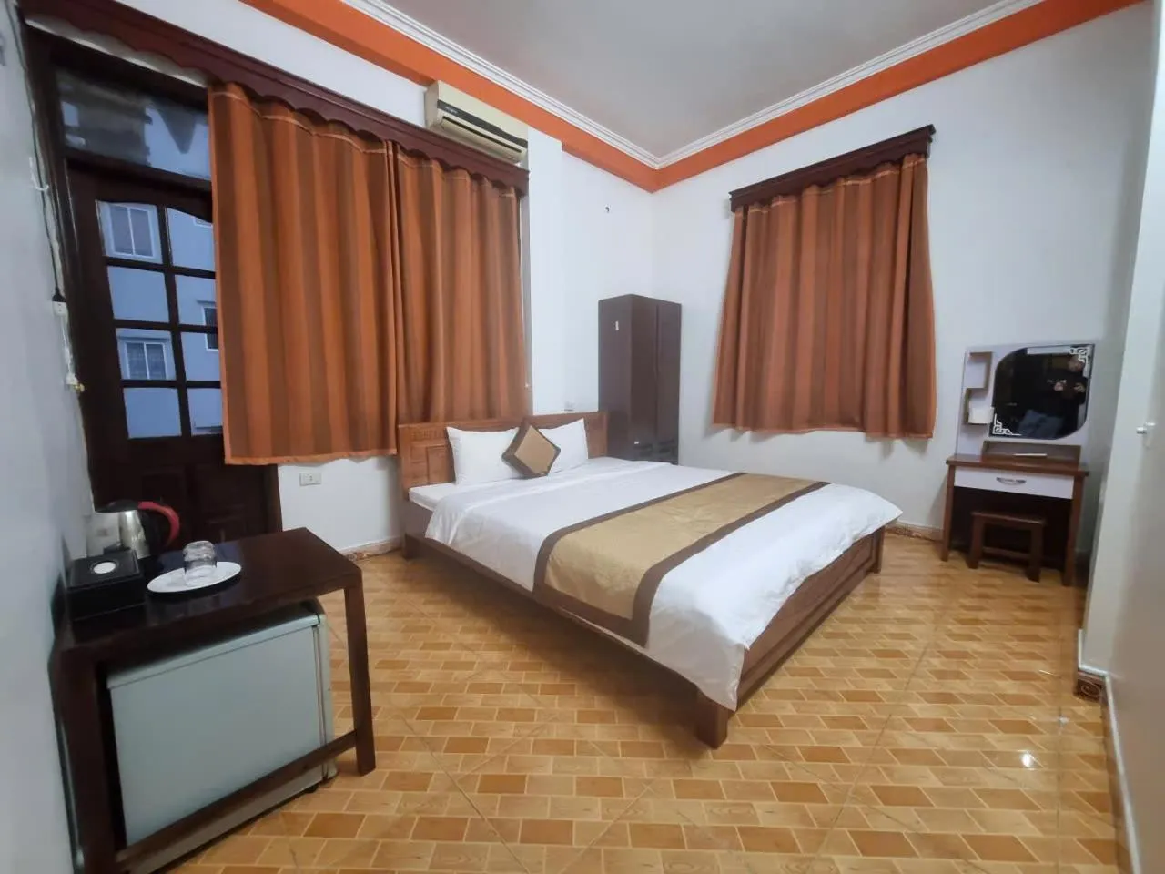 Bedroom, Bed in Alex Ha Long Hotel