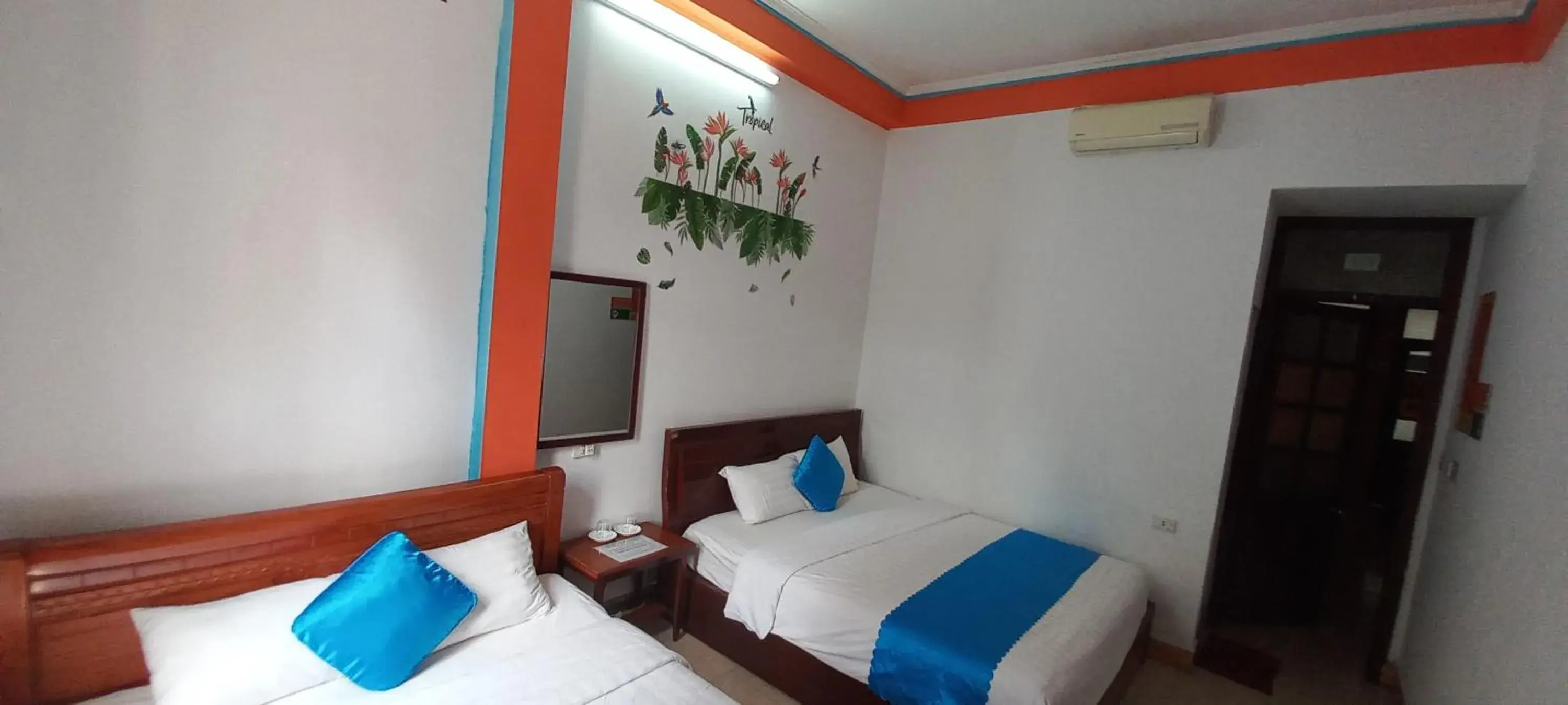Triple Room with Private Bathroom in Alex Ha Long Hotel Triple Room with Private Bathroom in Alex Ha Long Hotel
