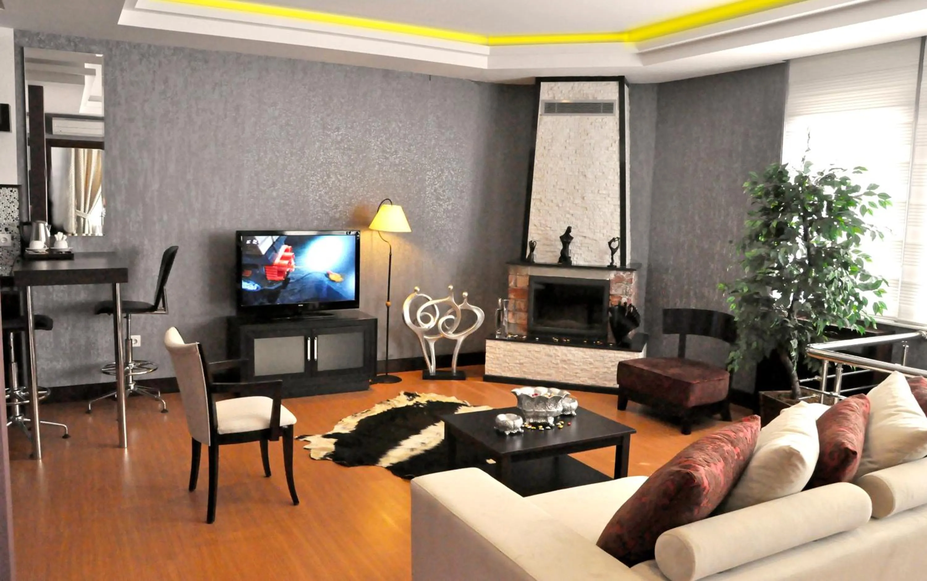 TV and multimedia in Asrin Park Hotel & Spa Convention Center