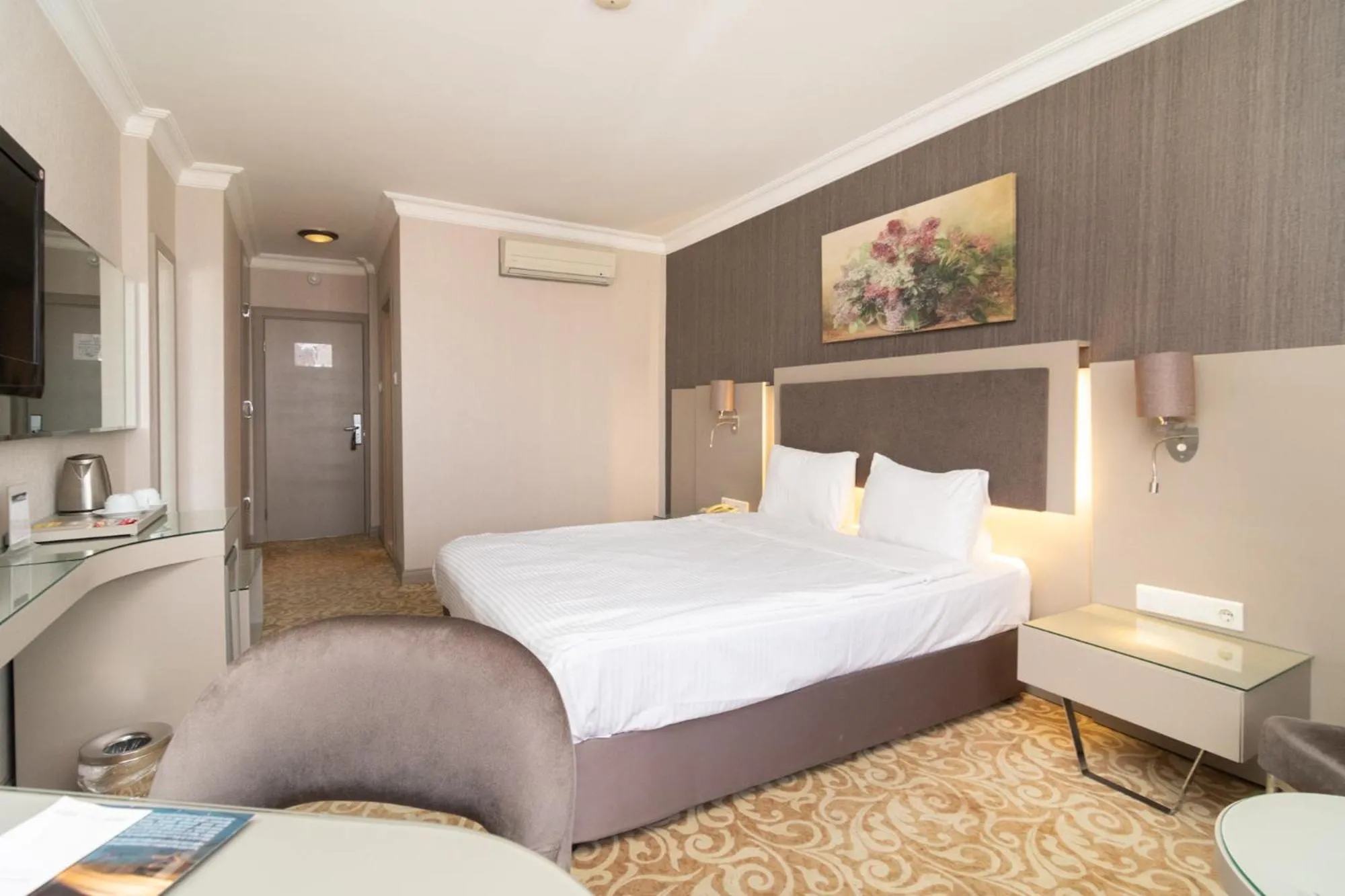 Bed in Asrin Park Hotel & Spa Convention Center