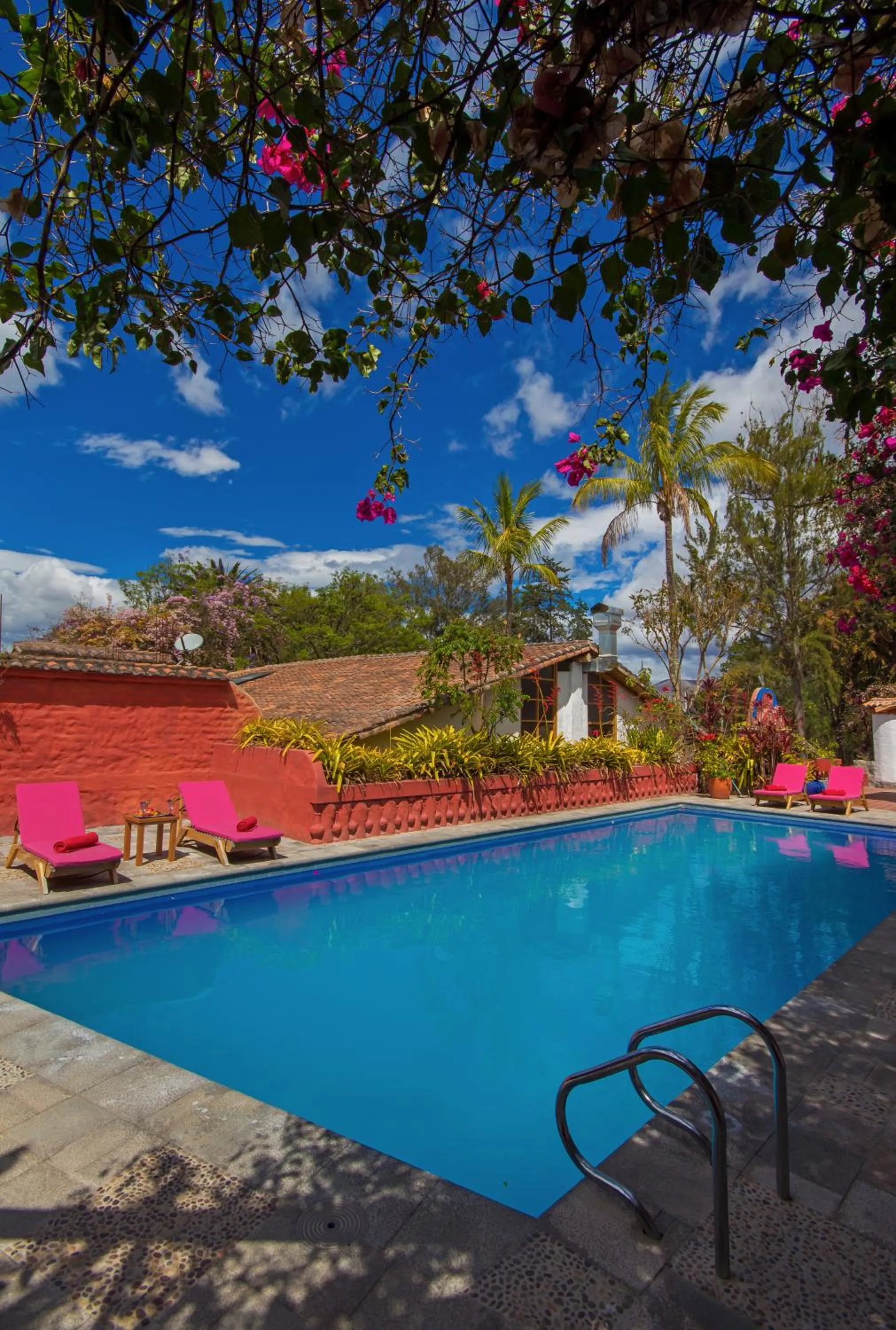 Swimming pool in Hosteria Museart Pantavi