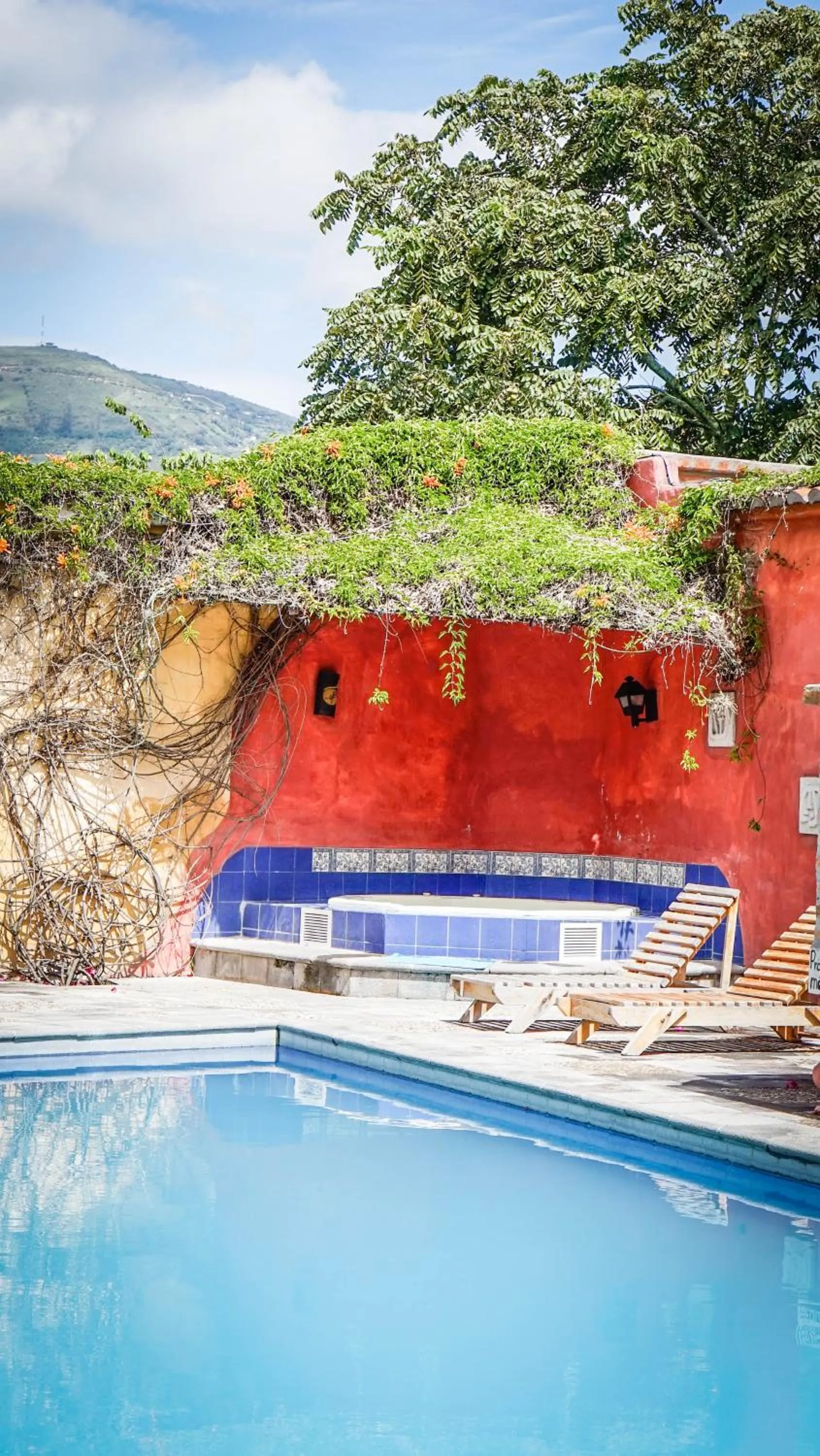 Hot Tub in Hosteria Museart Pantavi