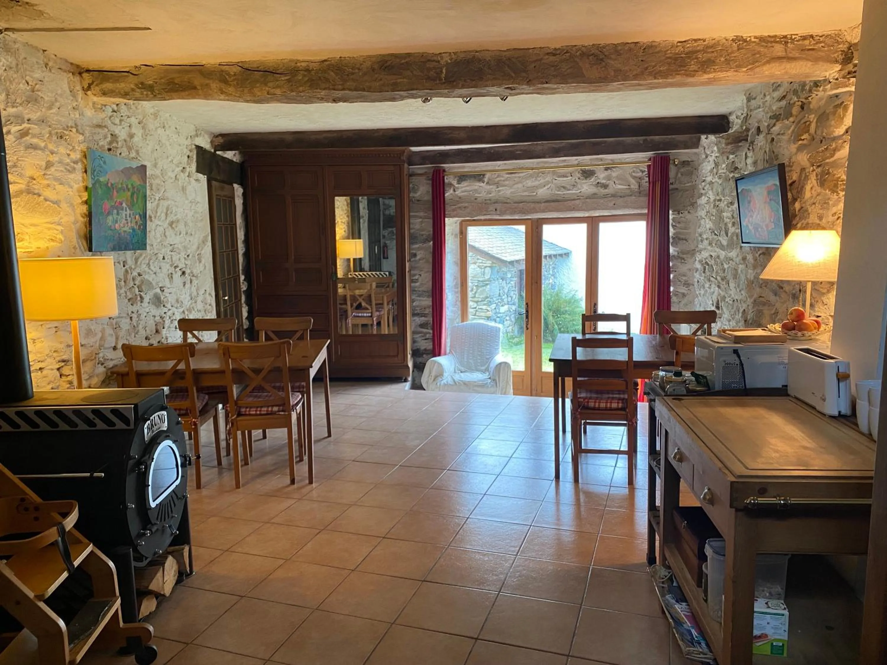 Dining area in Les Granges d'Ignaux