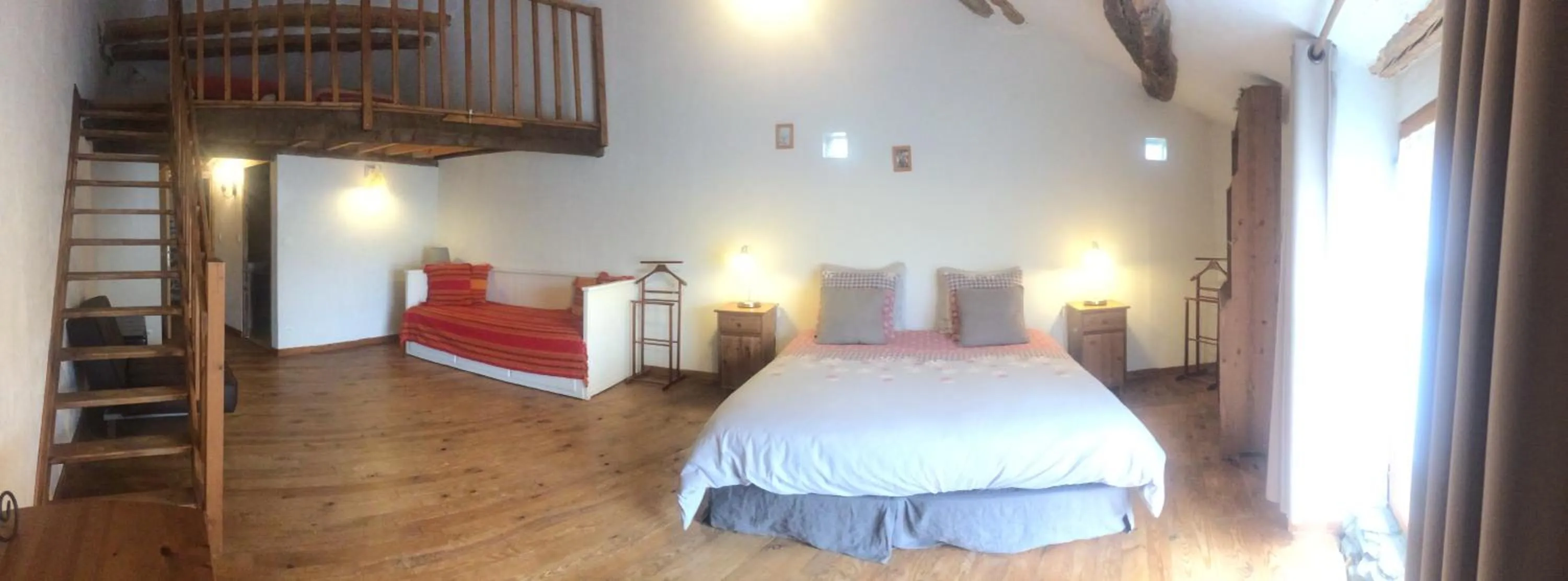 Photo of the whole room, Bed in Les Granges d'Ignaux