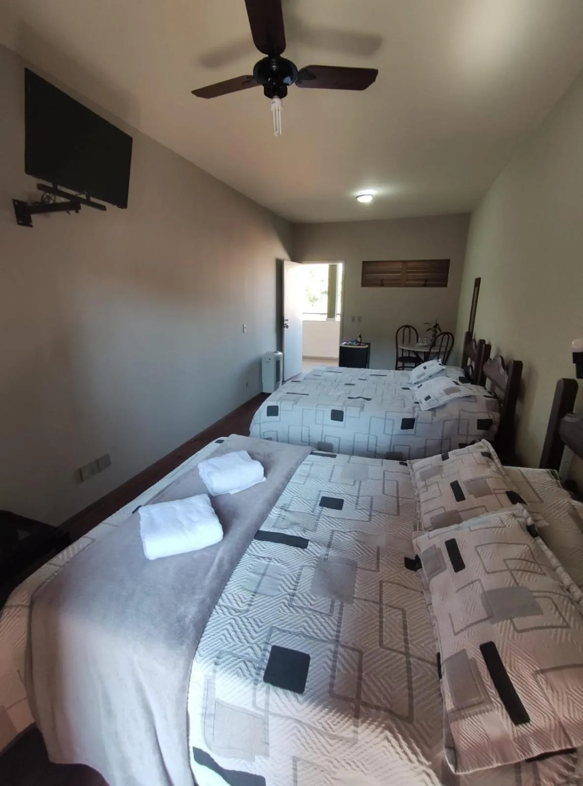 Bedroom, Bed in Café Palace Hotel