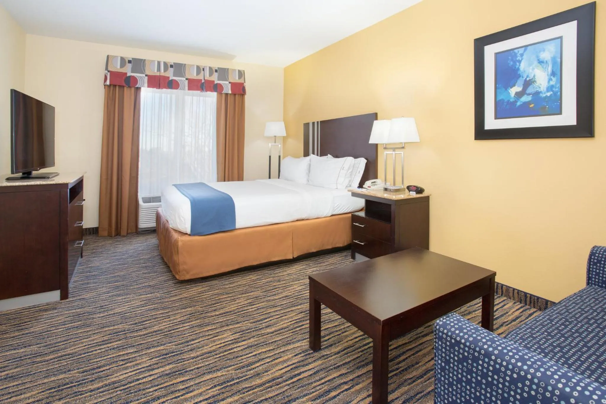 Photo of the whole room, Bed in Holiday Inn Express & Suites Denver North - Thornton by IHG