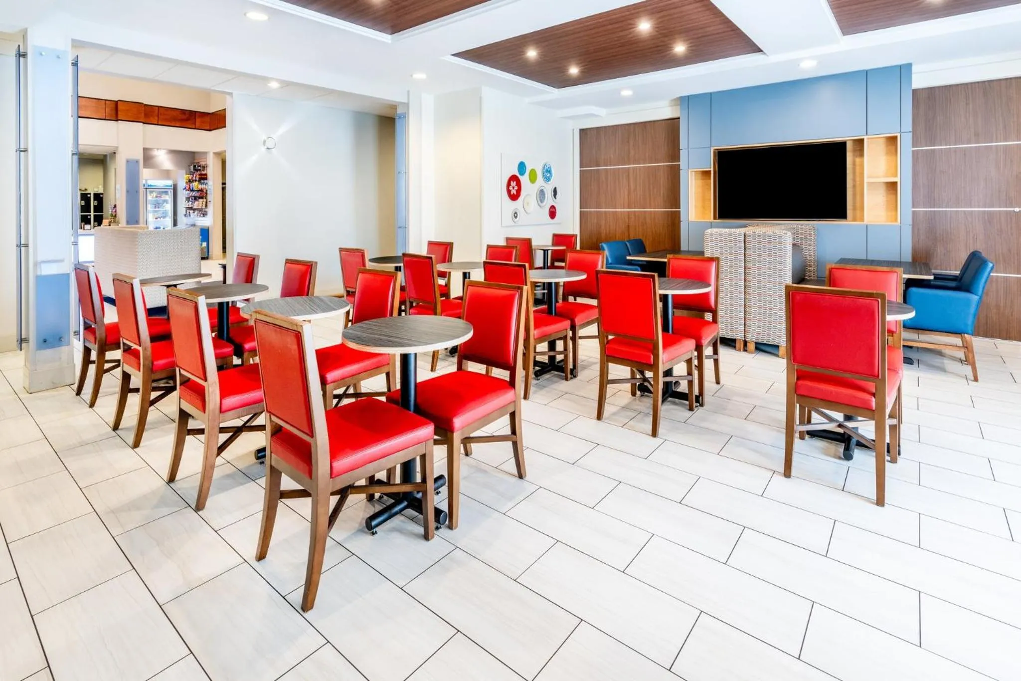 Breakfast in Holiday Inn Express & Suites Denver North - Thornton by IHG