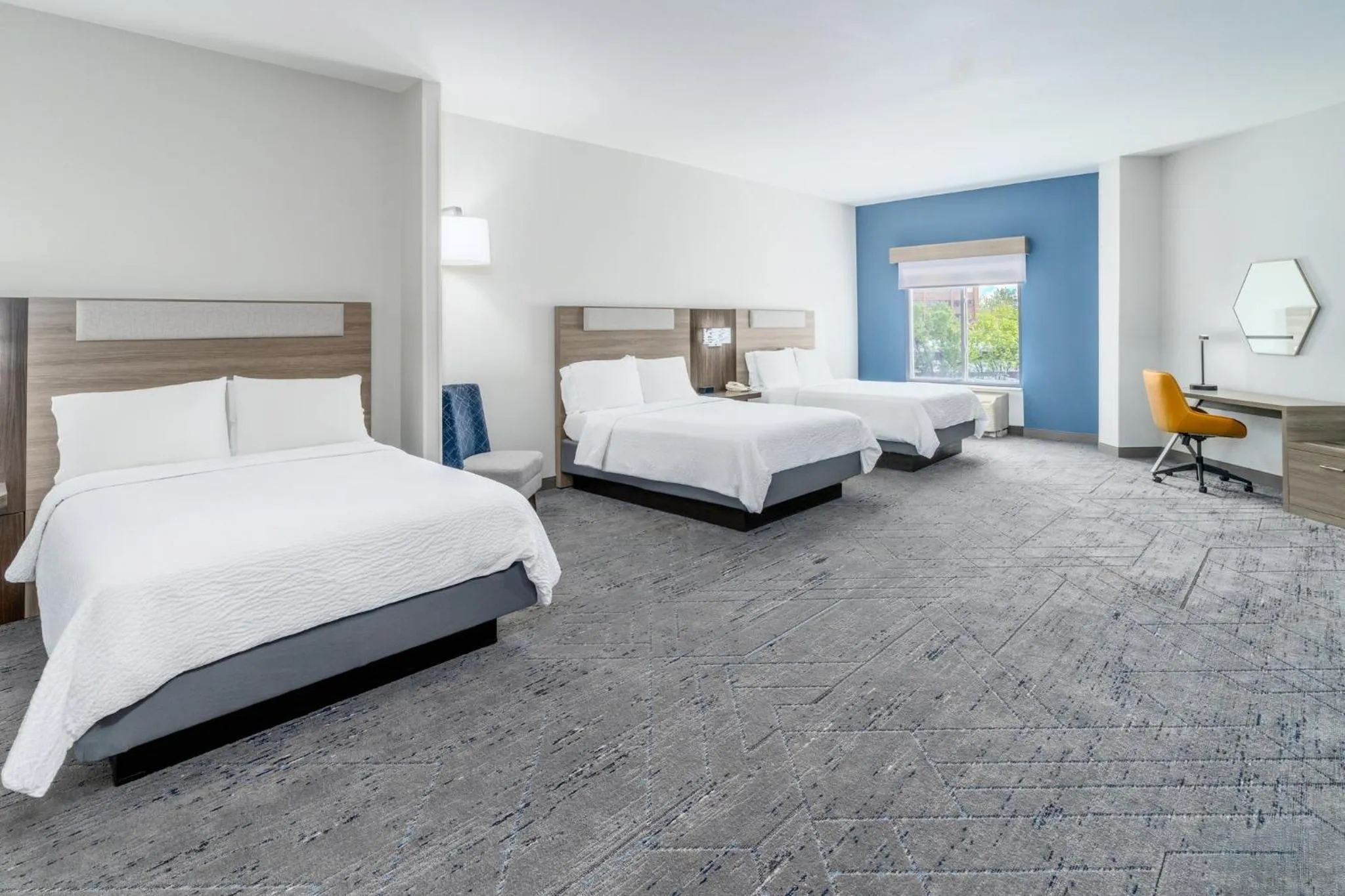 Photo of the whole room, Bed in Holiday Inn Express & Suites Denver North - Thornton by IHG
