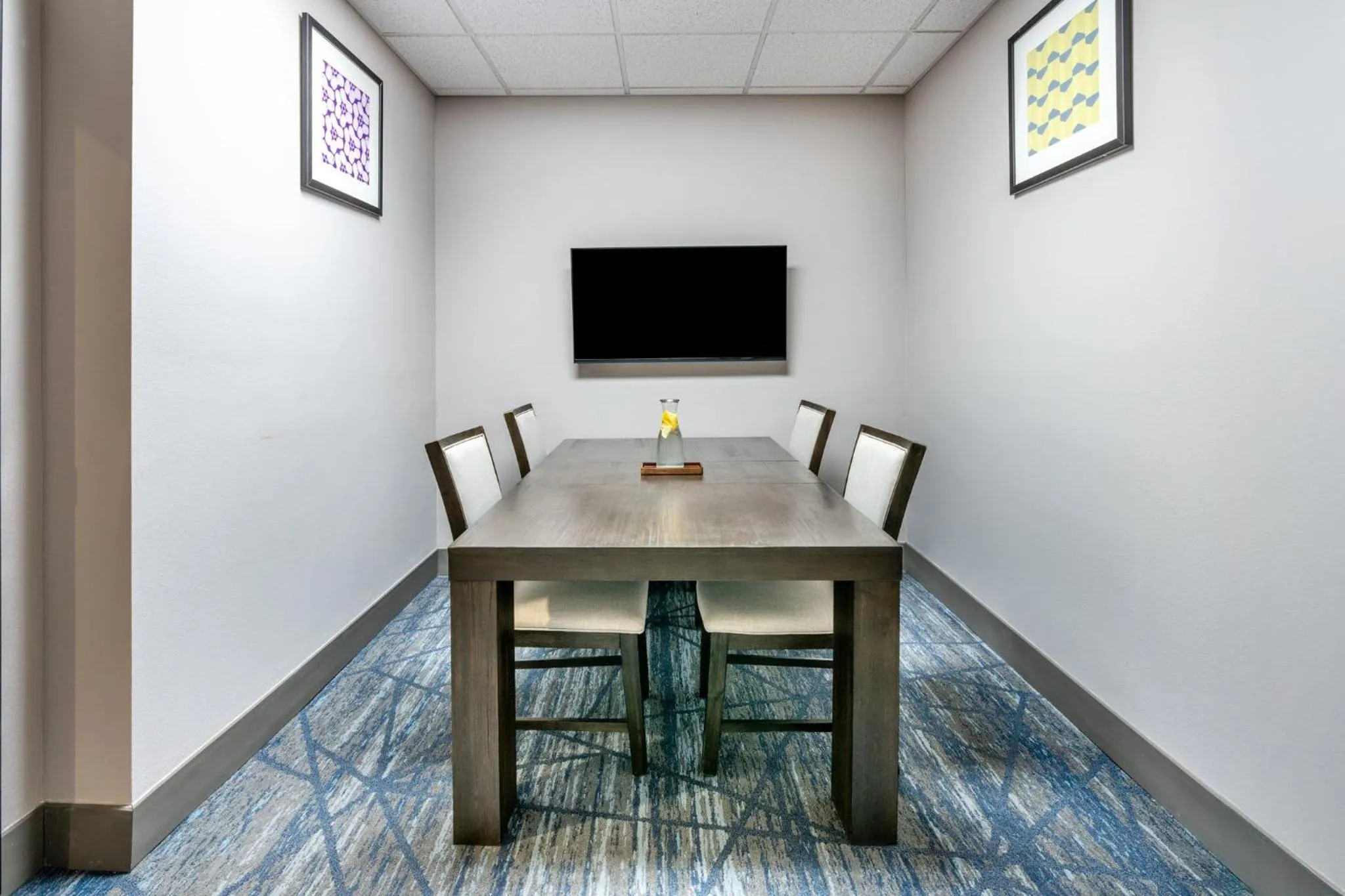 Meeting/conference room in Holiday Inn Express & Suites Denver North - Thornton by IHG