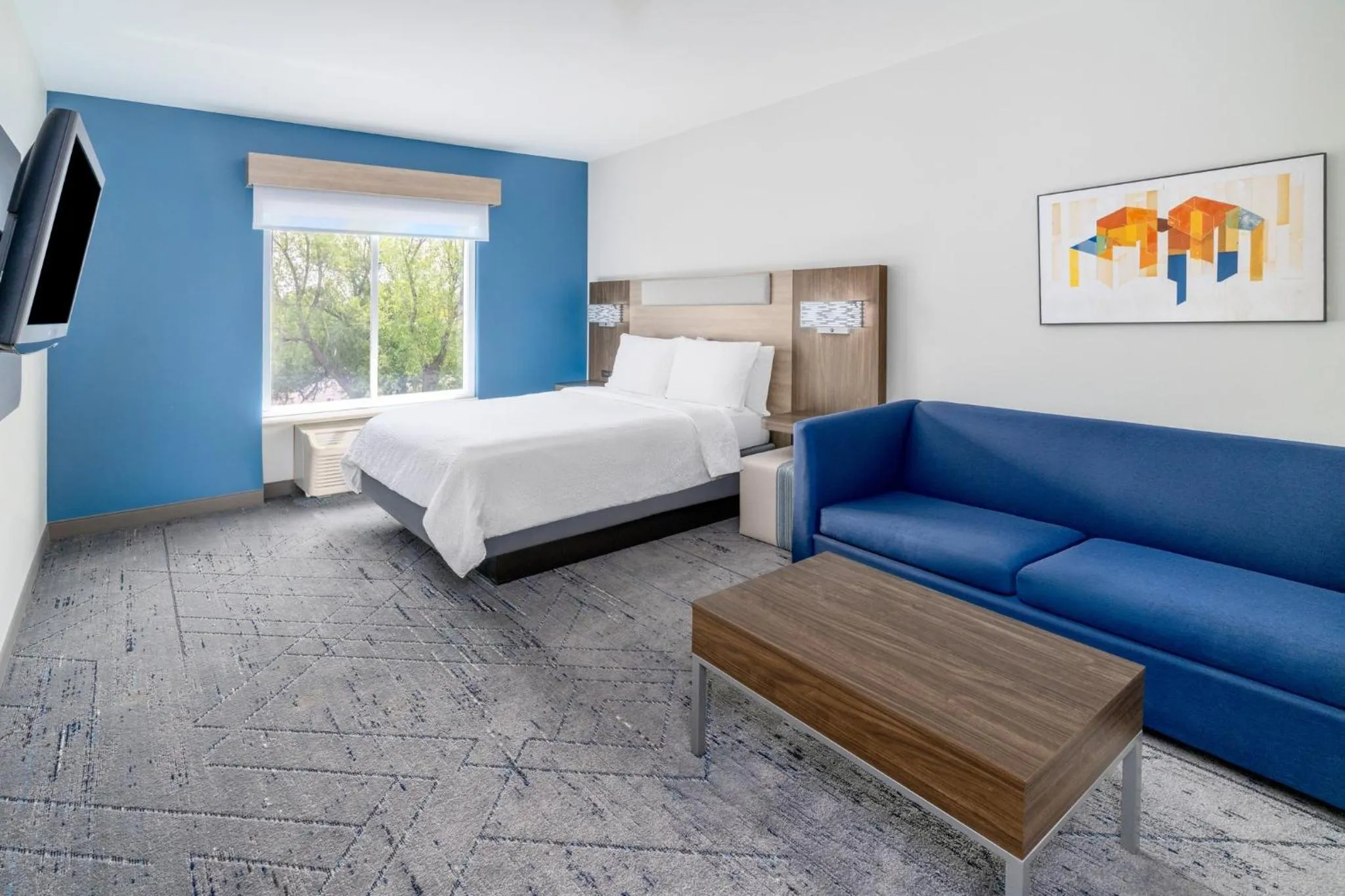 Photo of the whole room, Bed in Holiday Inn Express & Suites Denver North - Thornton by IHG